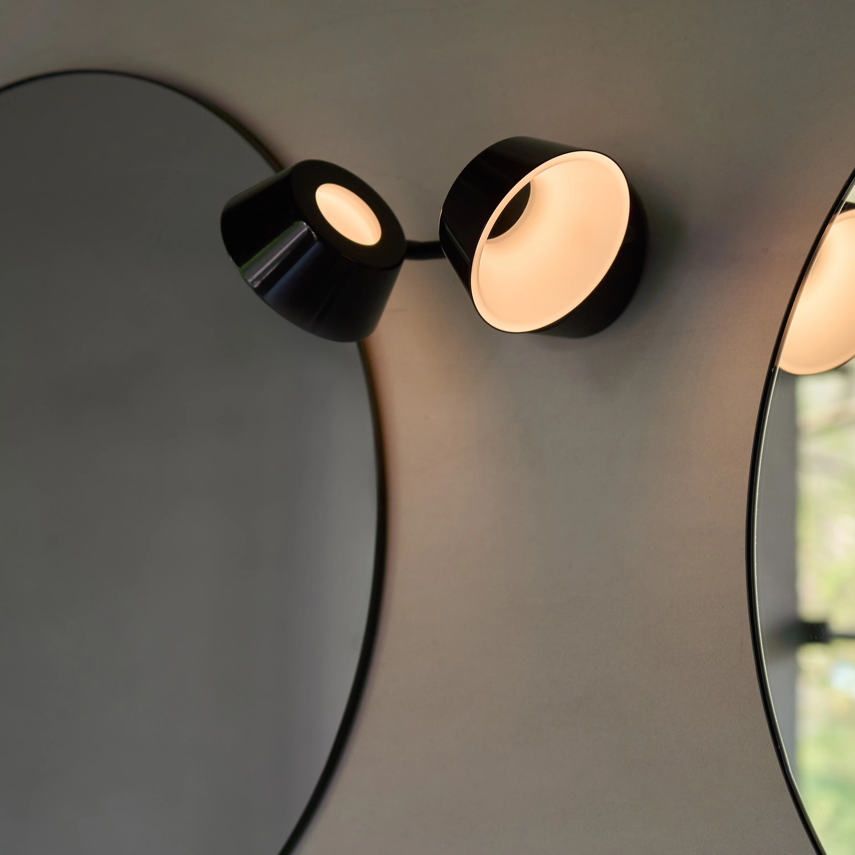 Olo W2 Wall Sconce - Image 8