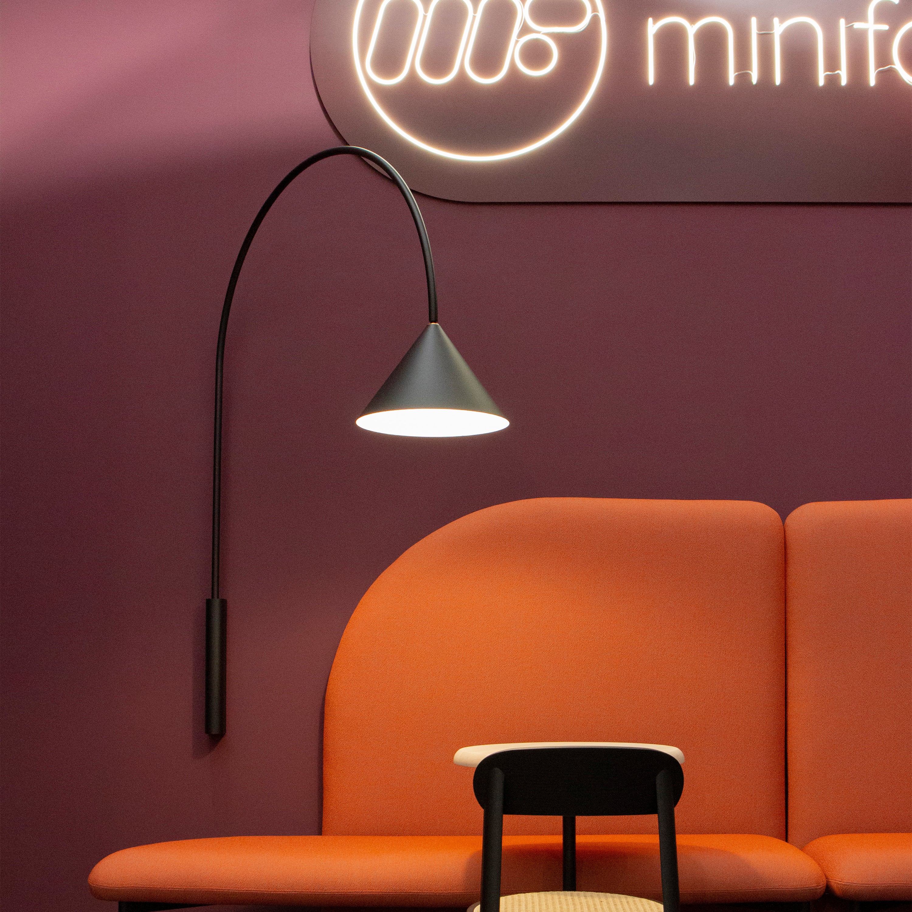 Ozz Wall Lamp - Image 3