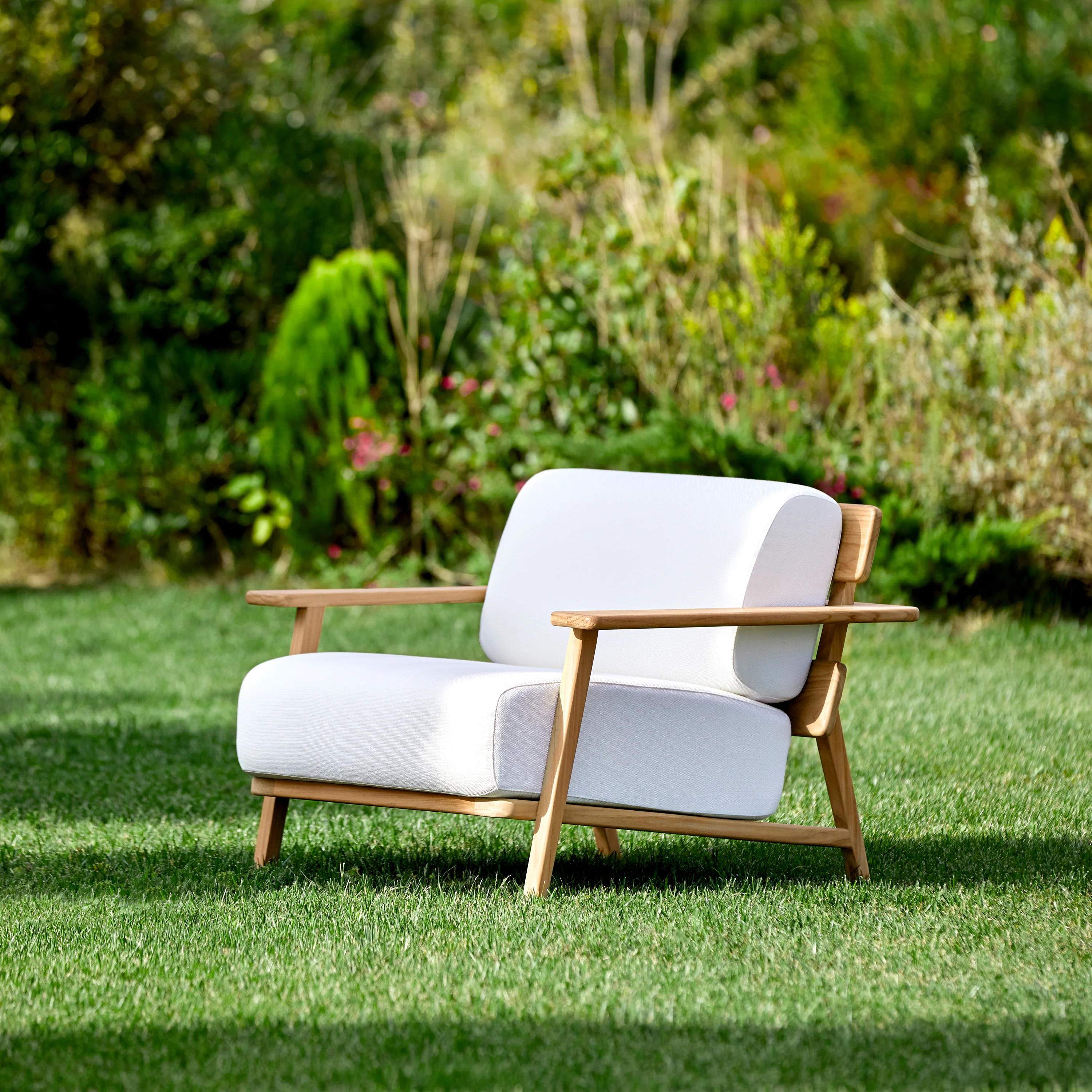 Paralel Outdoor Lounge Armchair - Image 27