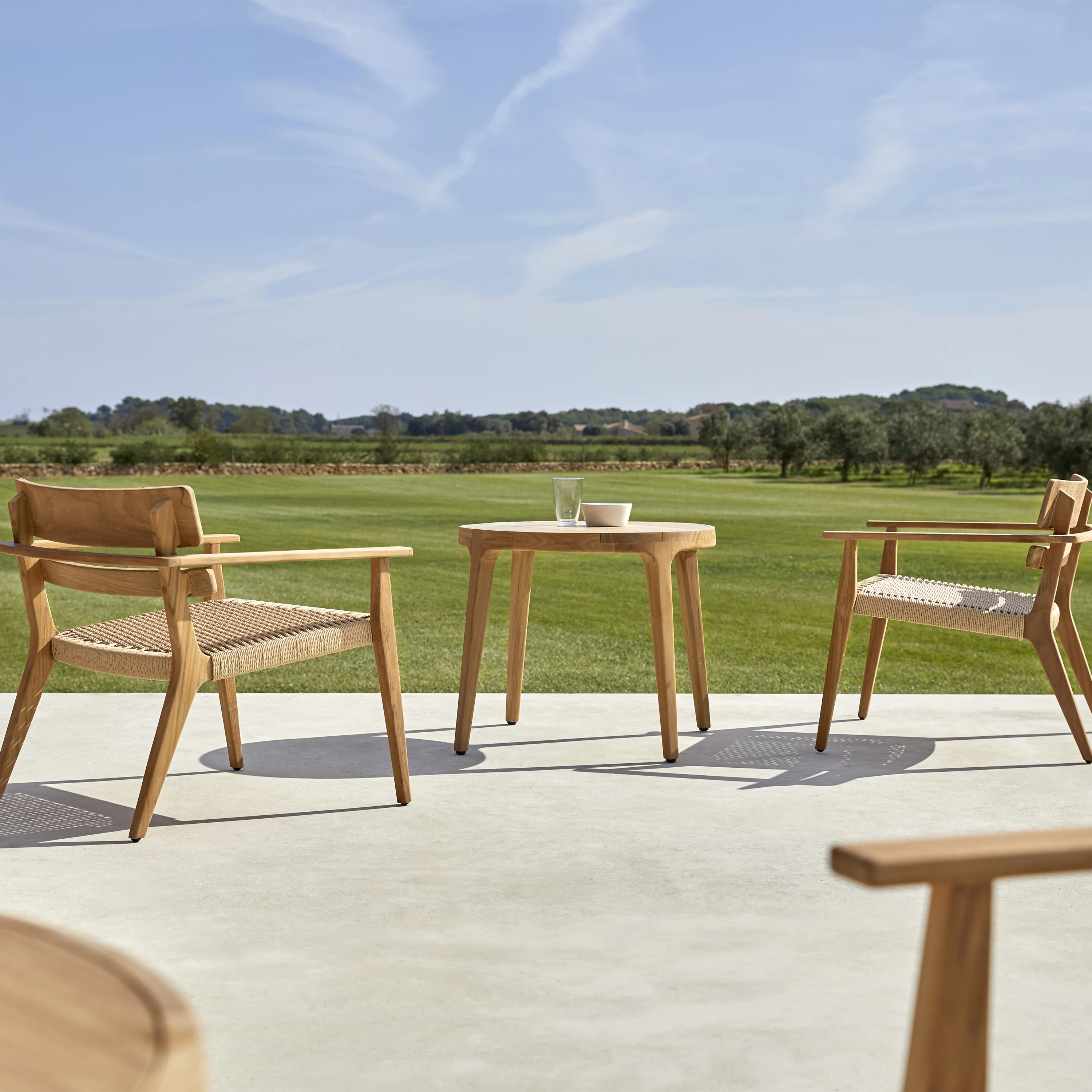 Paralel Round Outdoor Side Table - Image 5