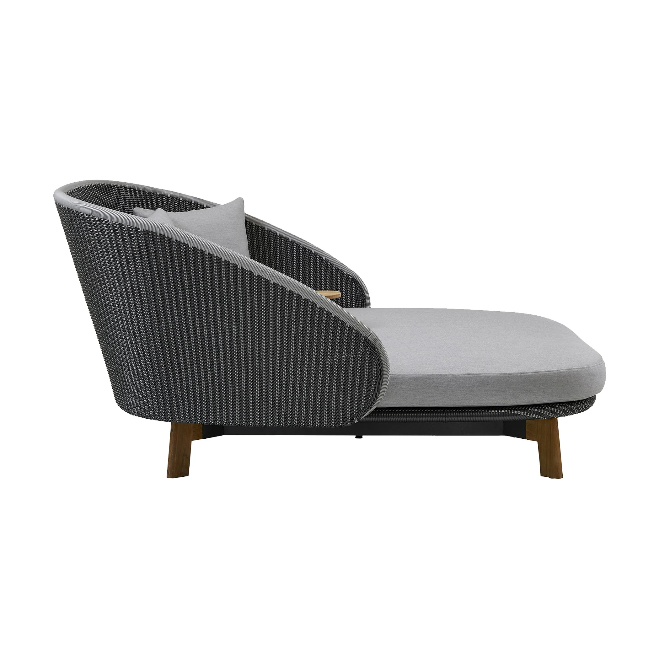 Peacock Outdoor Daybed - Image 4