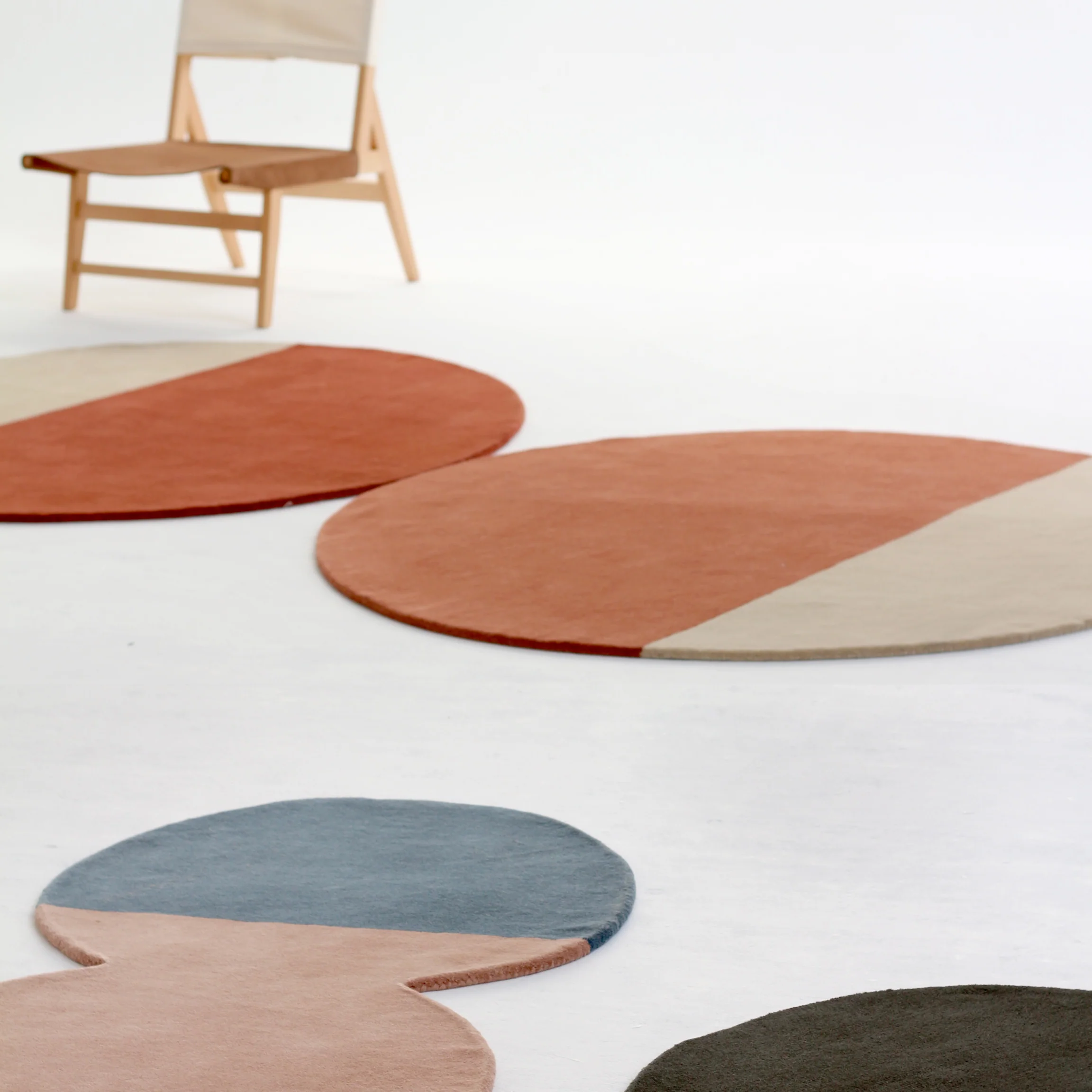 Pearl Round Rug - Image 14