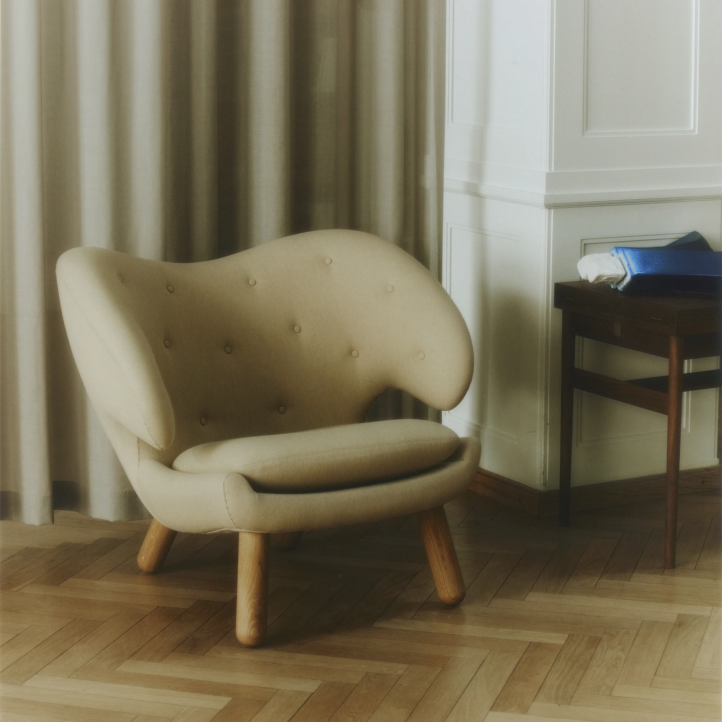 Pelican Lounge Chair - Image 16