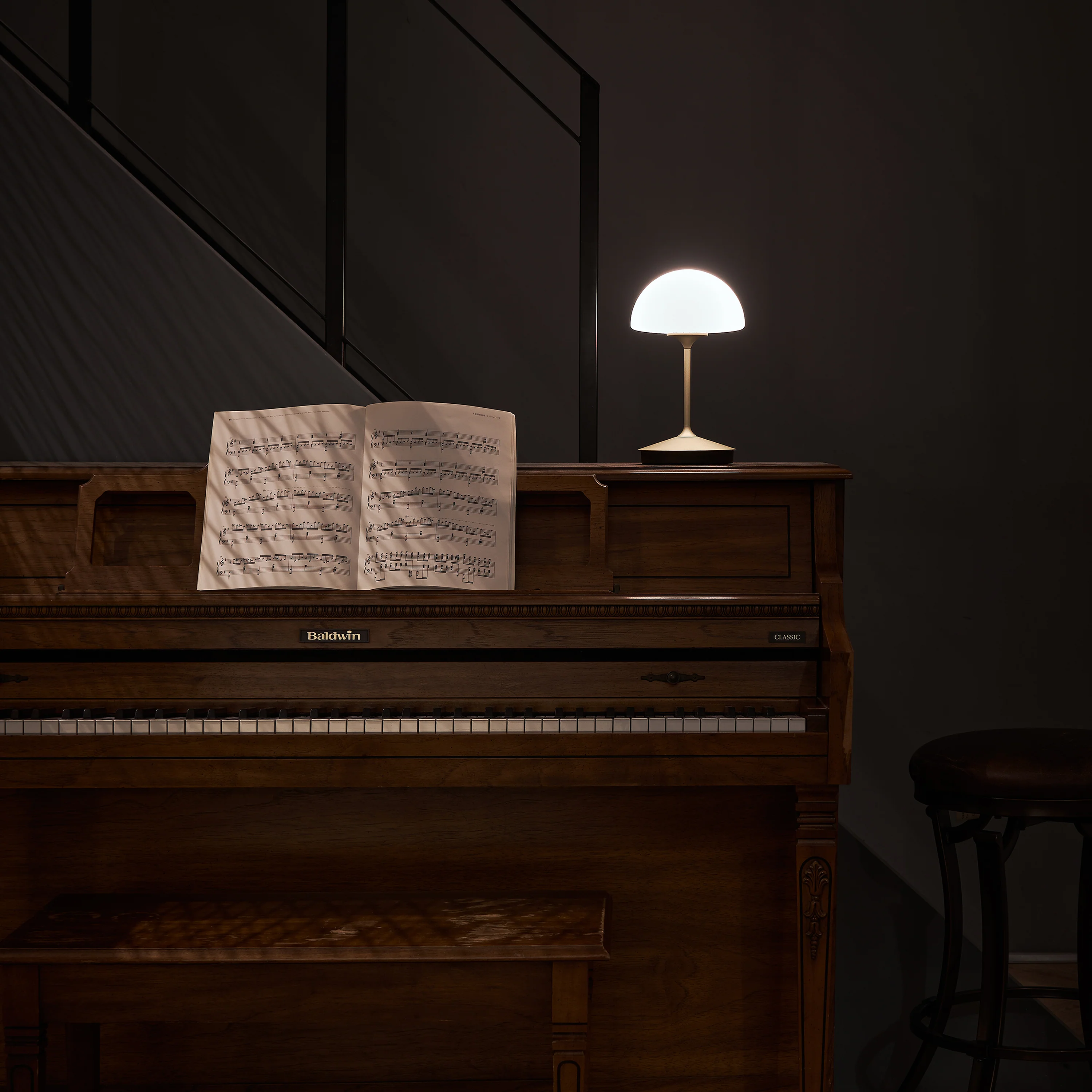 Pensee LED Table Lamp - Image 12