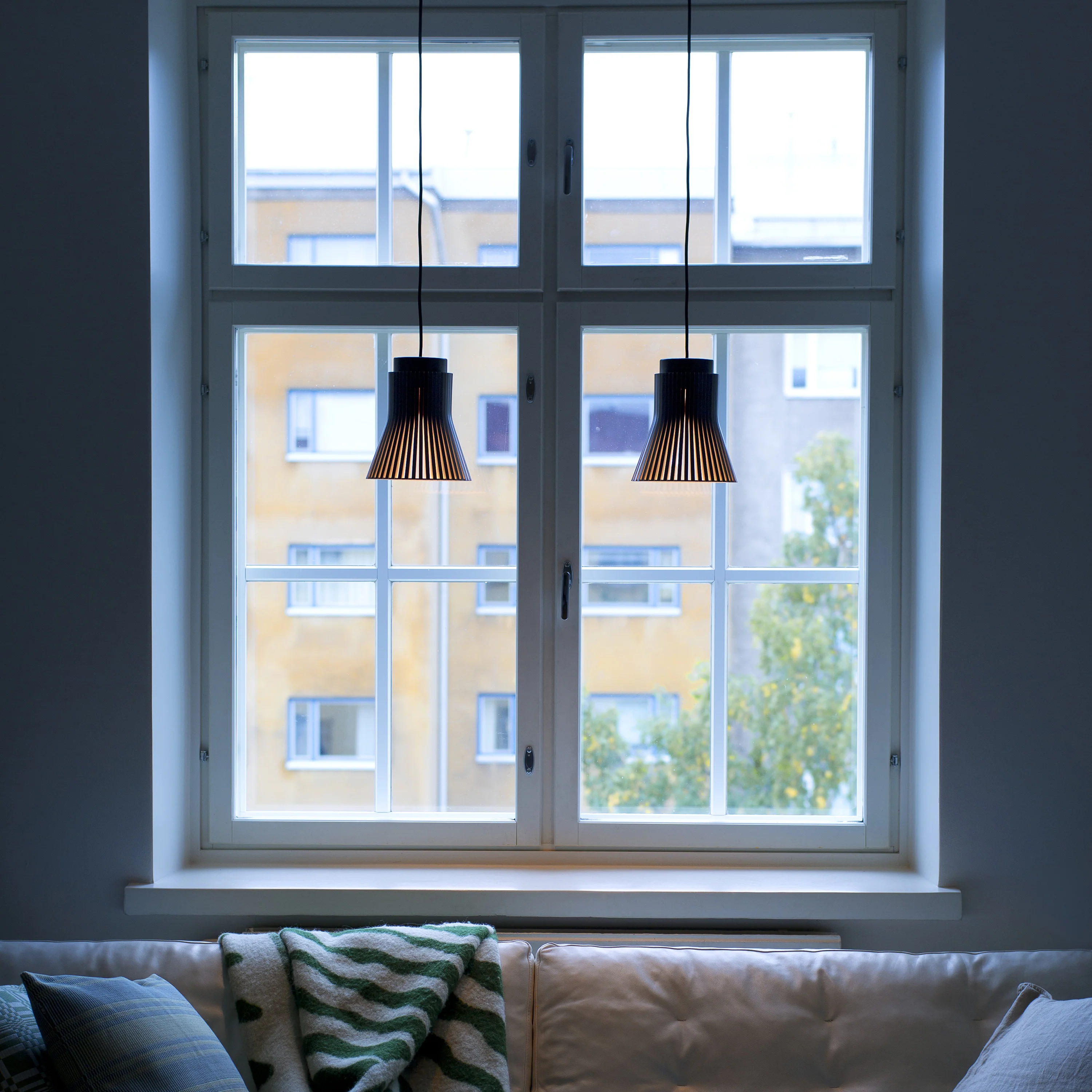 Petite 4600 Pendant Light - Image 12