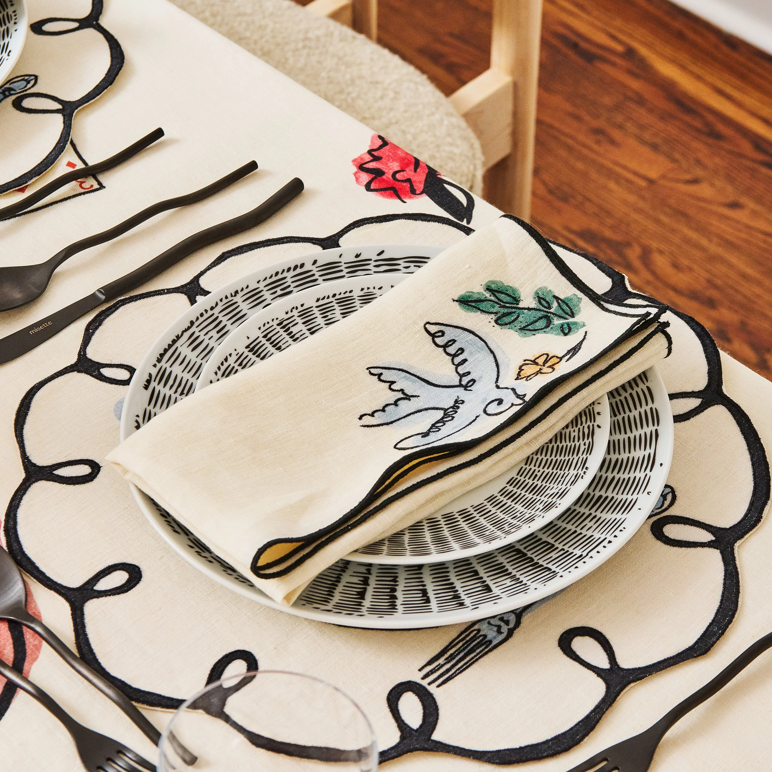 Place Du Jour Embroidered Linen Placemat (Set of 4) - Image 7