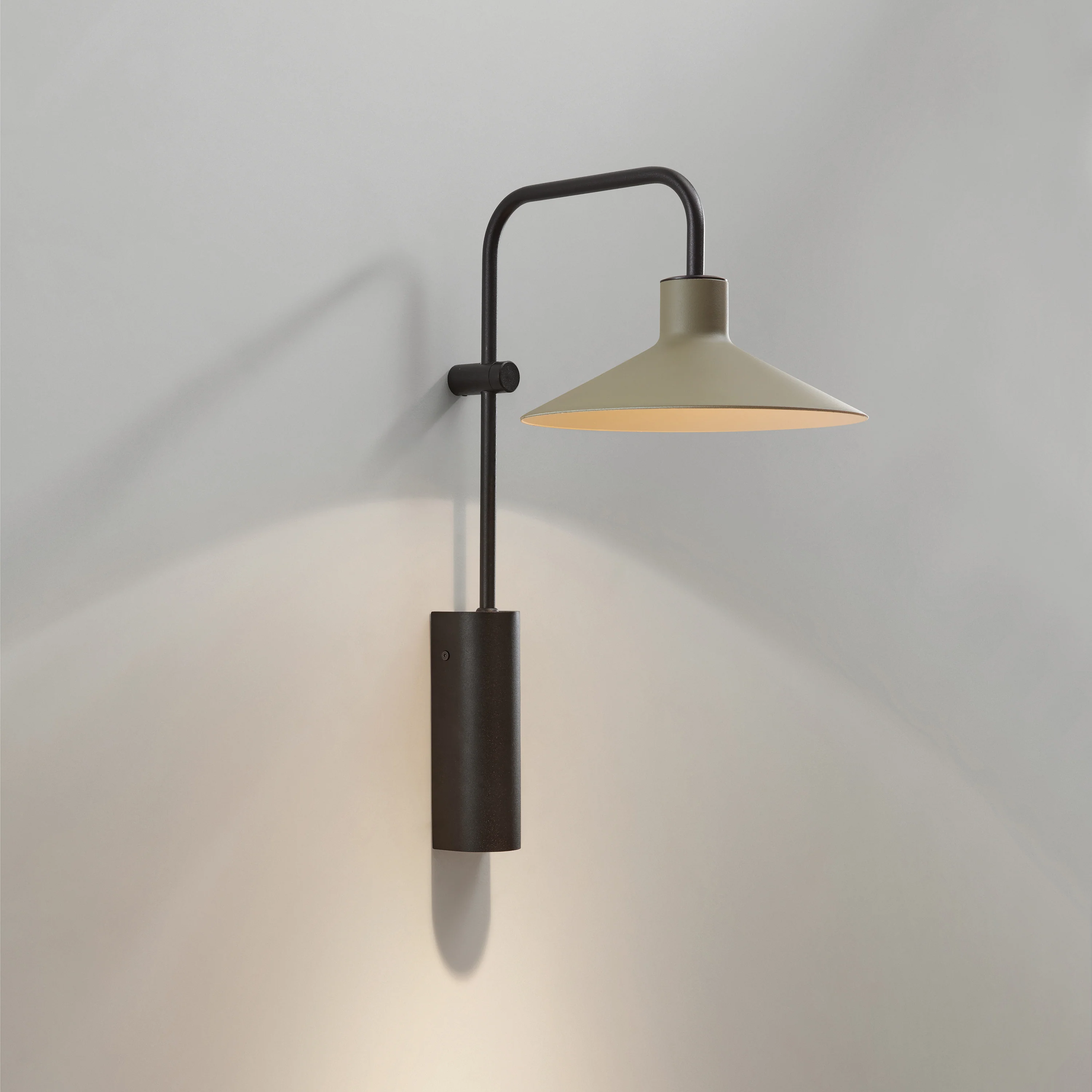 Platet A/02 Wall Light - Image 4
