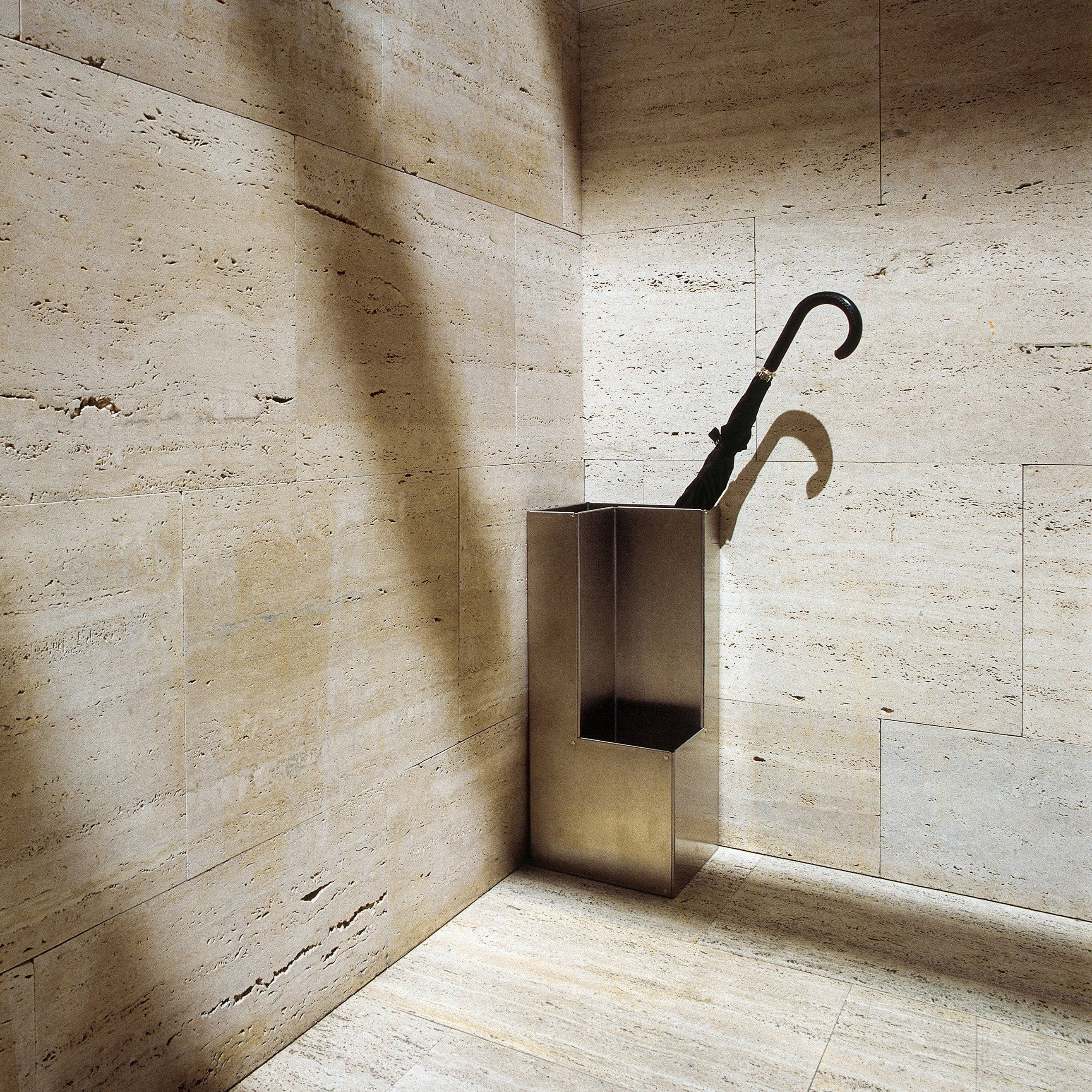 Plec Umbrella Stand - Image 3
