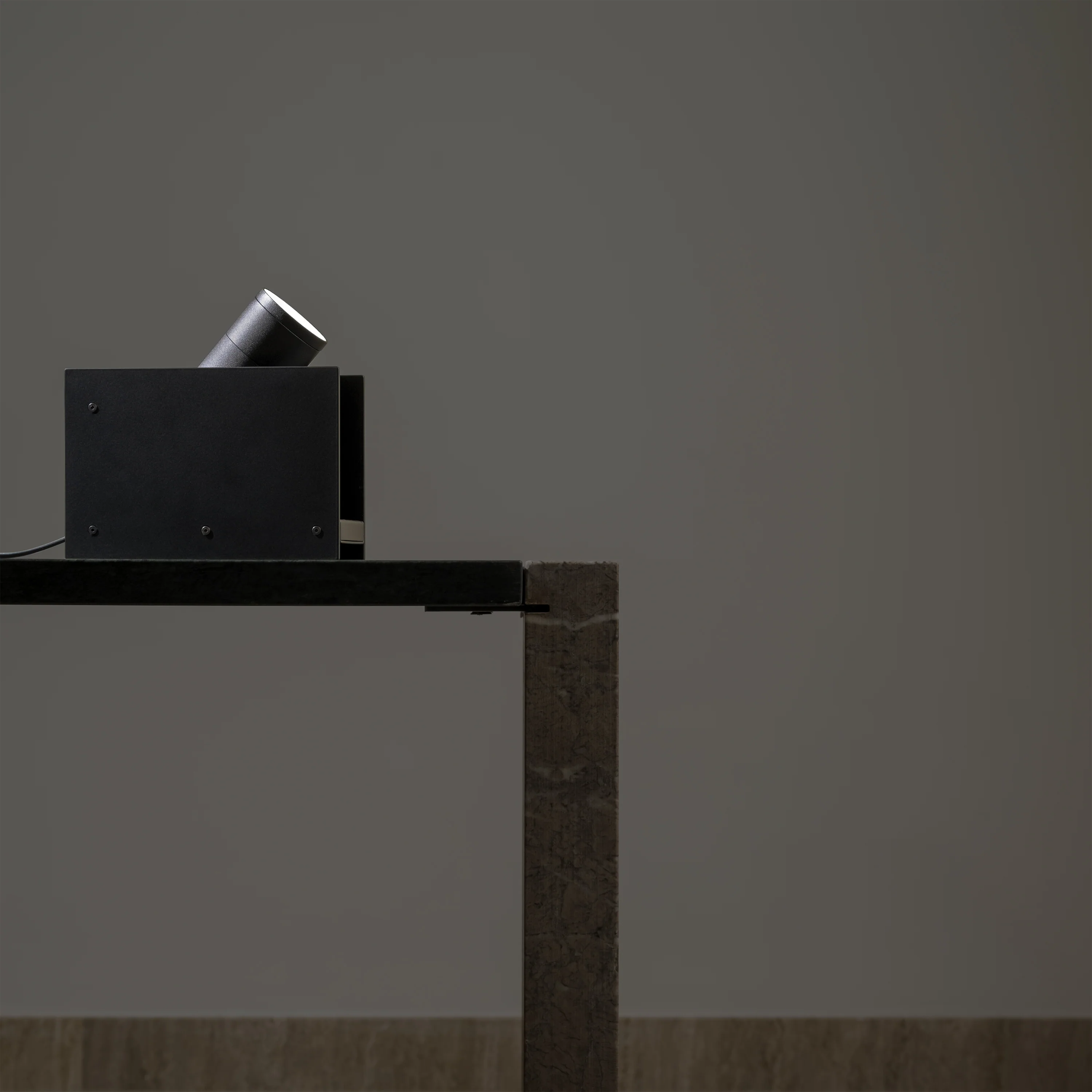 Plint LED Floor Lamp - Image 4