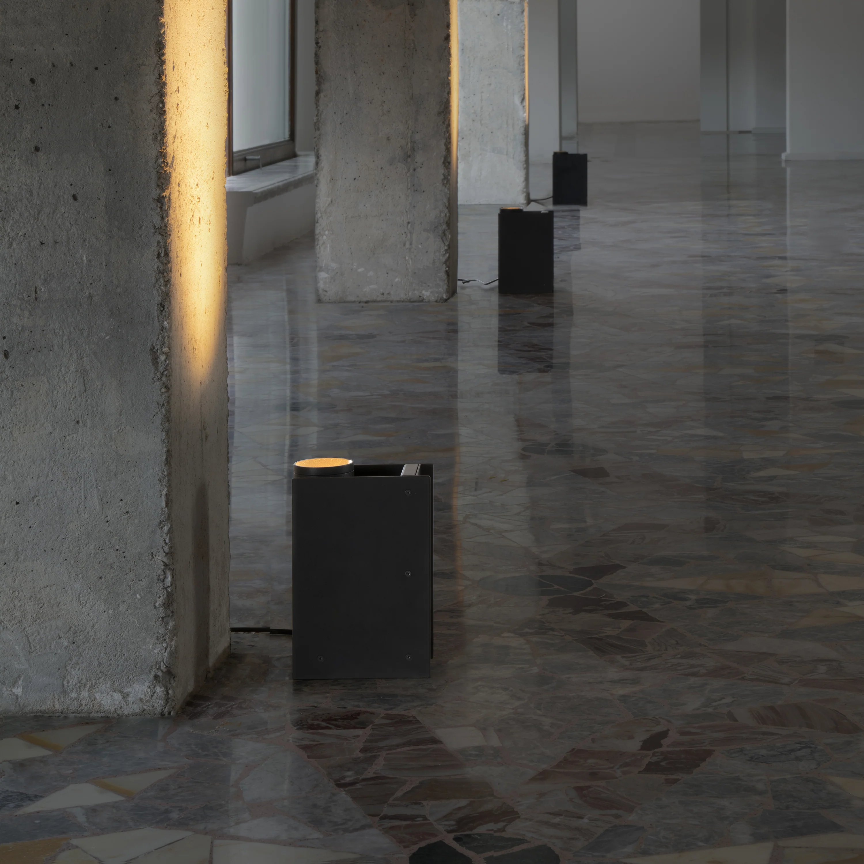 Plint LED Floor Lamp - Image 9