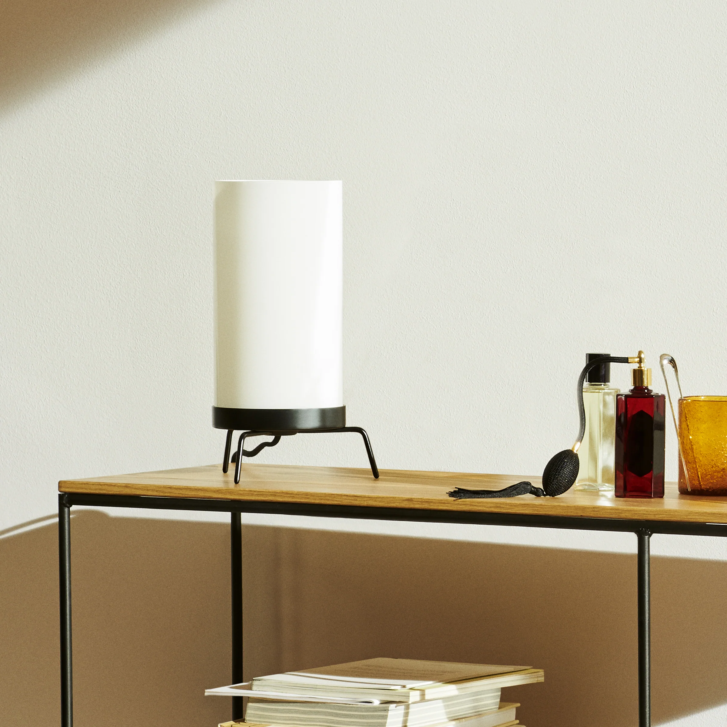 PM-02 Table Lamp - Image 4