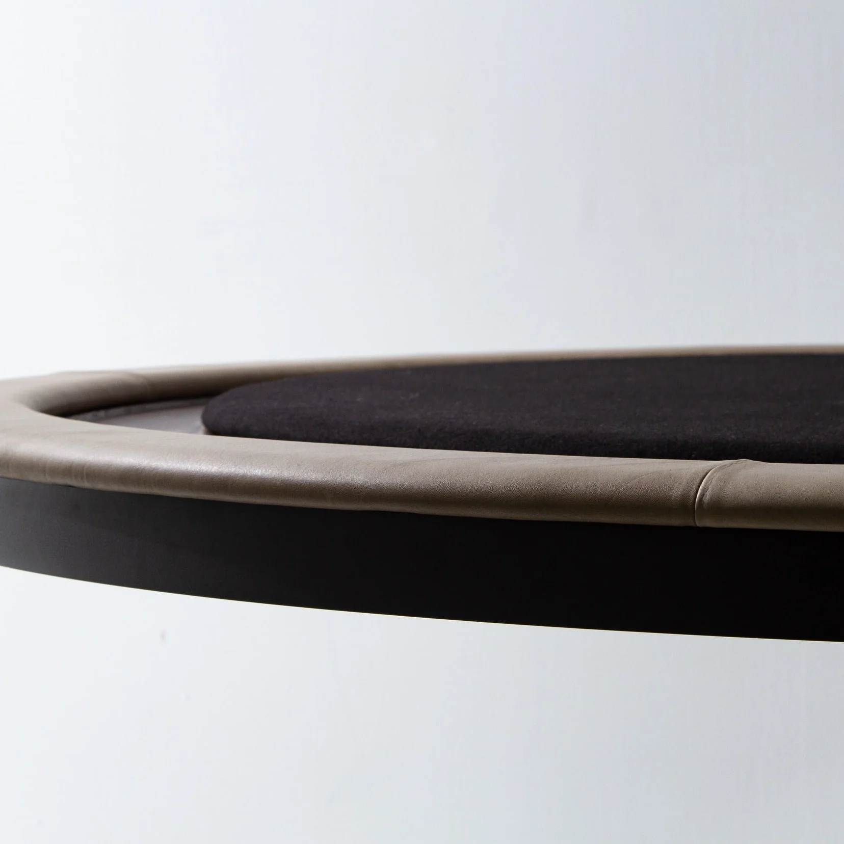 Poker Table - Image 3