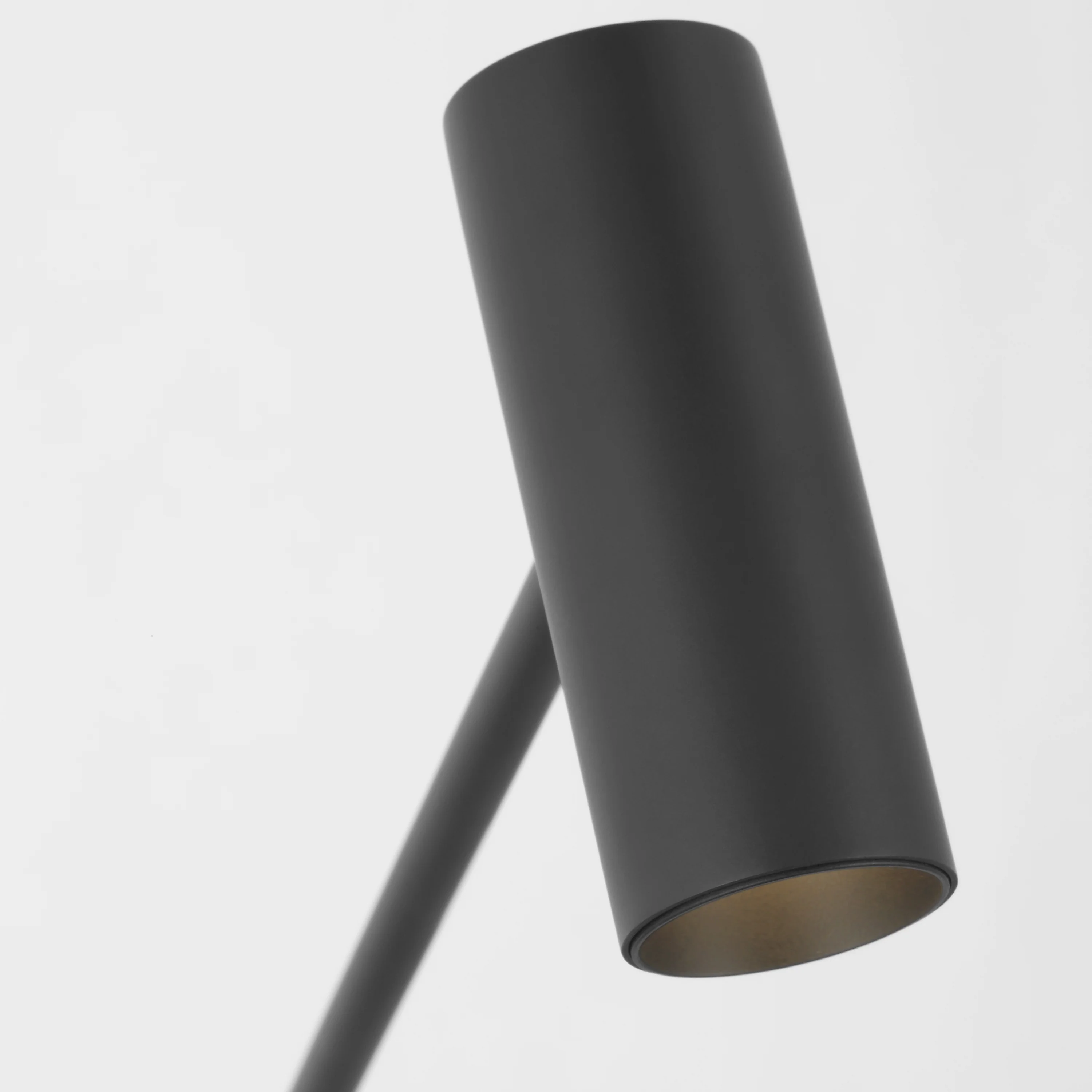 Ponte LED Table Lamp - Image 8