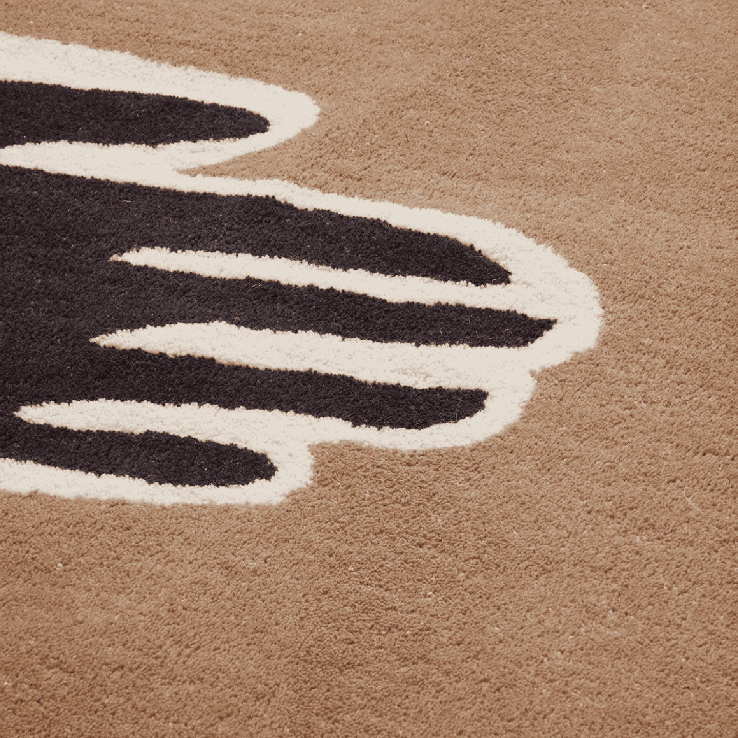Pose Tufted Rug - Image 6