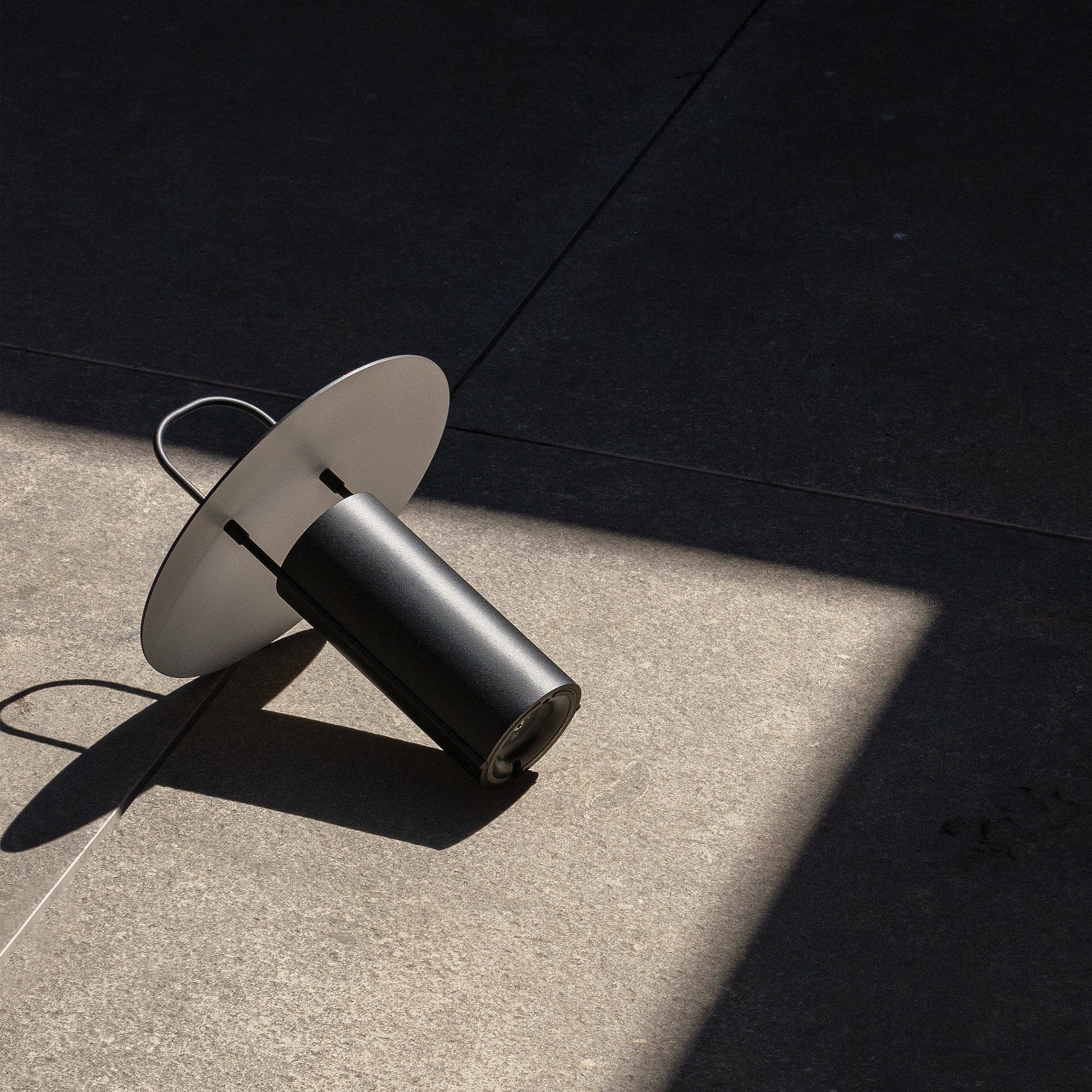 Ray Portable Table Lamp - Image 14