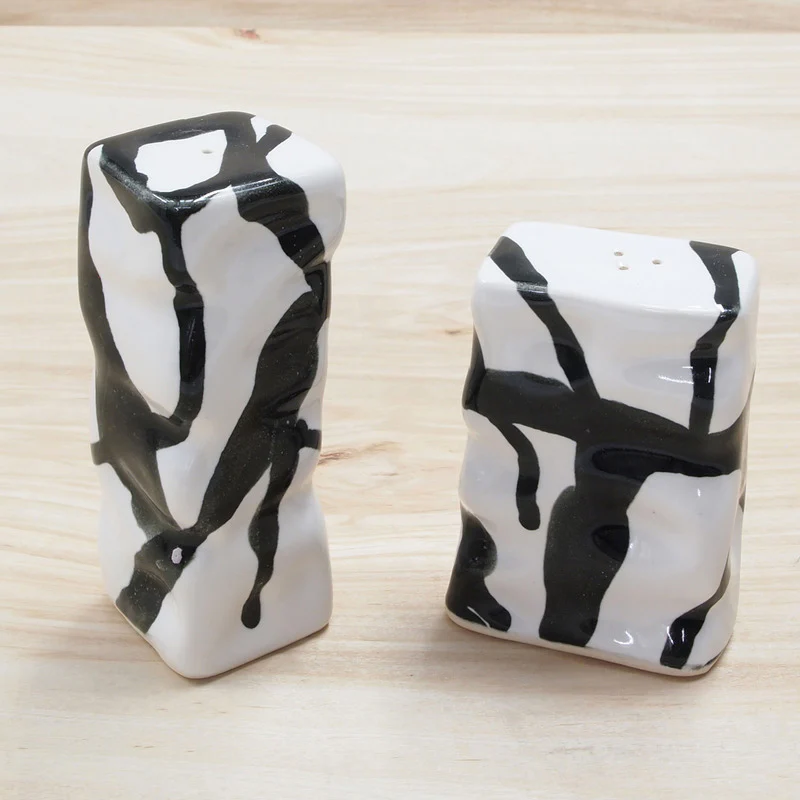 Rectangle Ripple Salt and Pepper Set - Image 4
