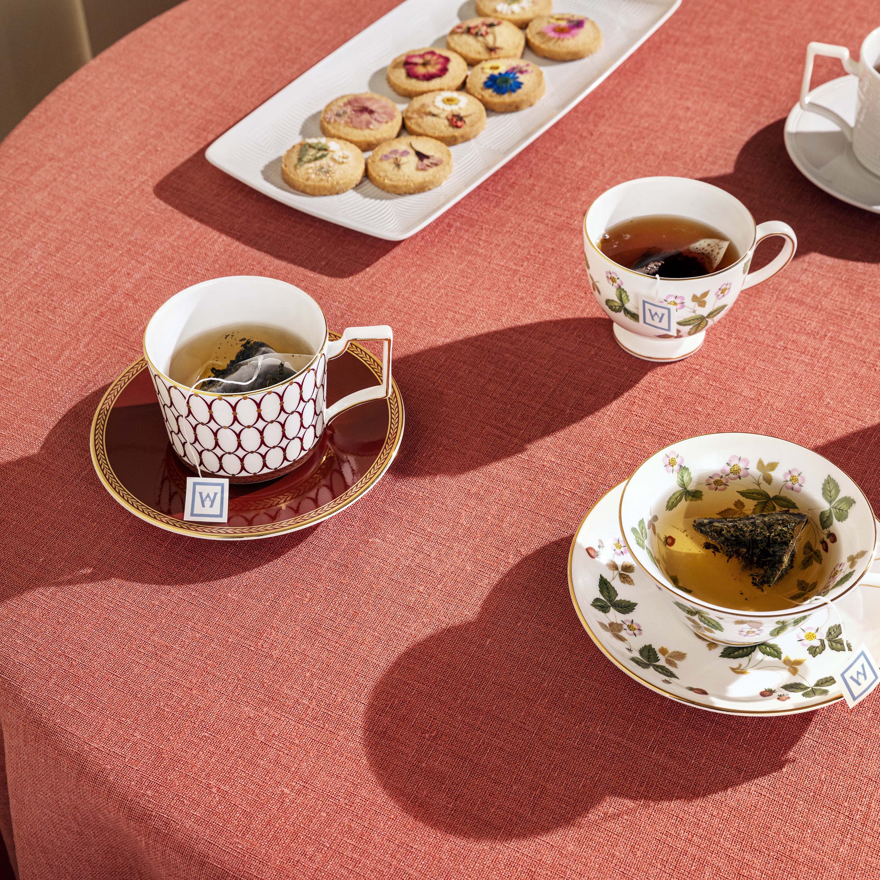 Renaissance Gold Teacup & Saucer - Image 4
