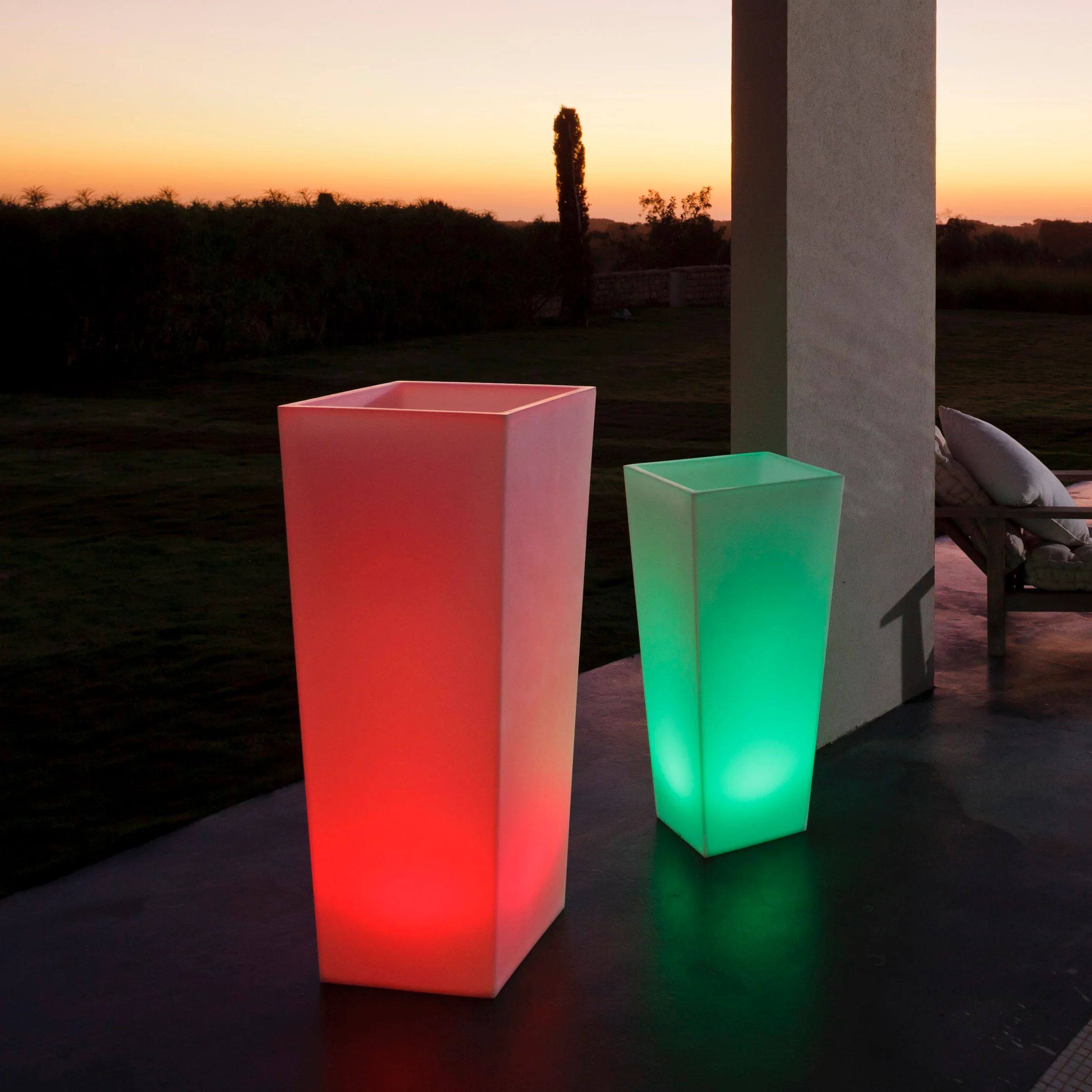 Rumba Illuminated Bluetooth LED Outdoor Pot Plant - Image 9