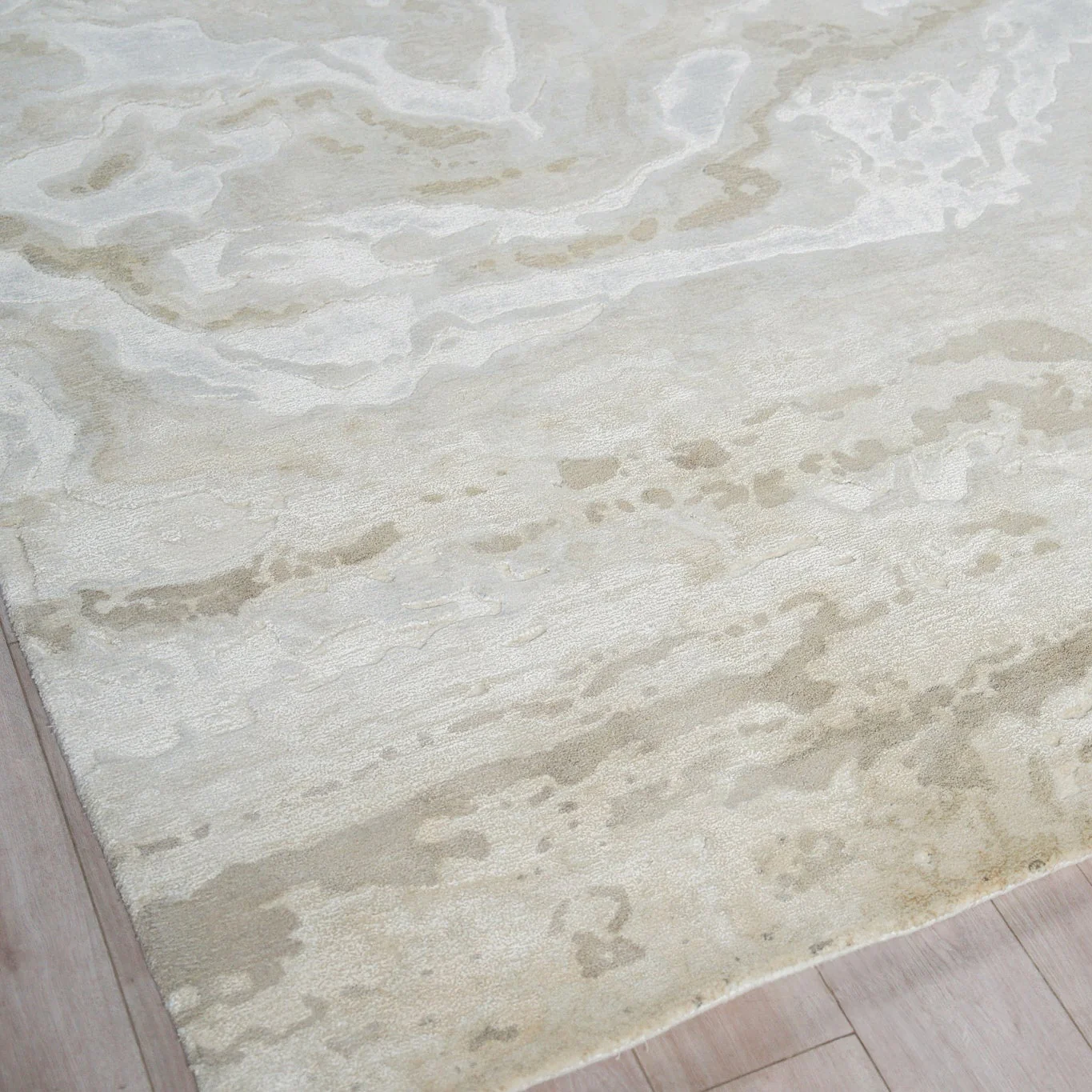Saccara Area Rug - Image 8