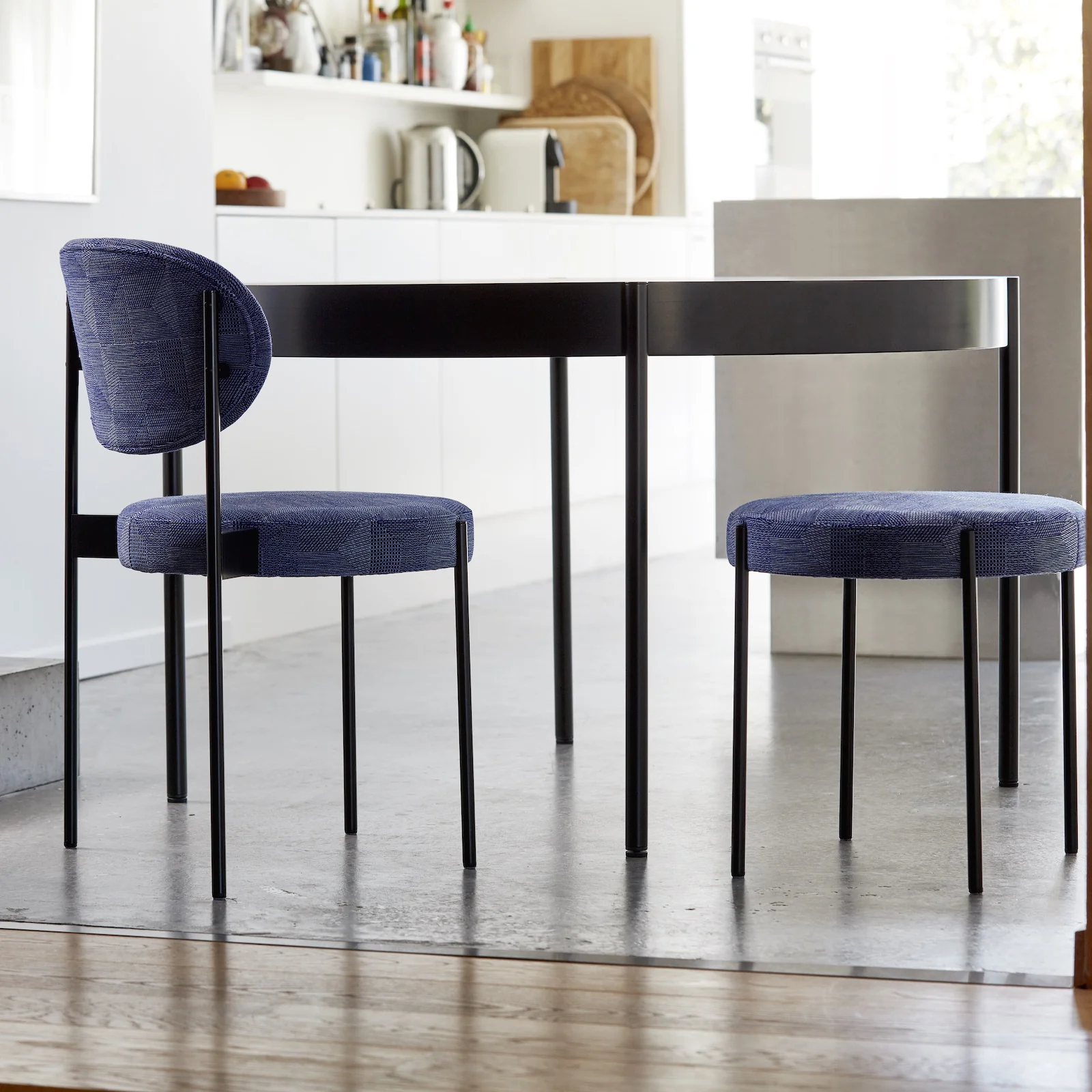 Series 430 Dining Table - Image 12