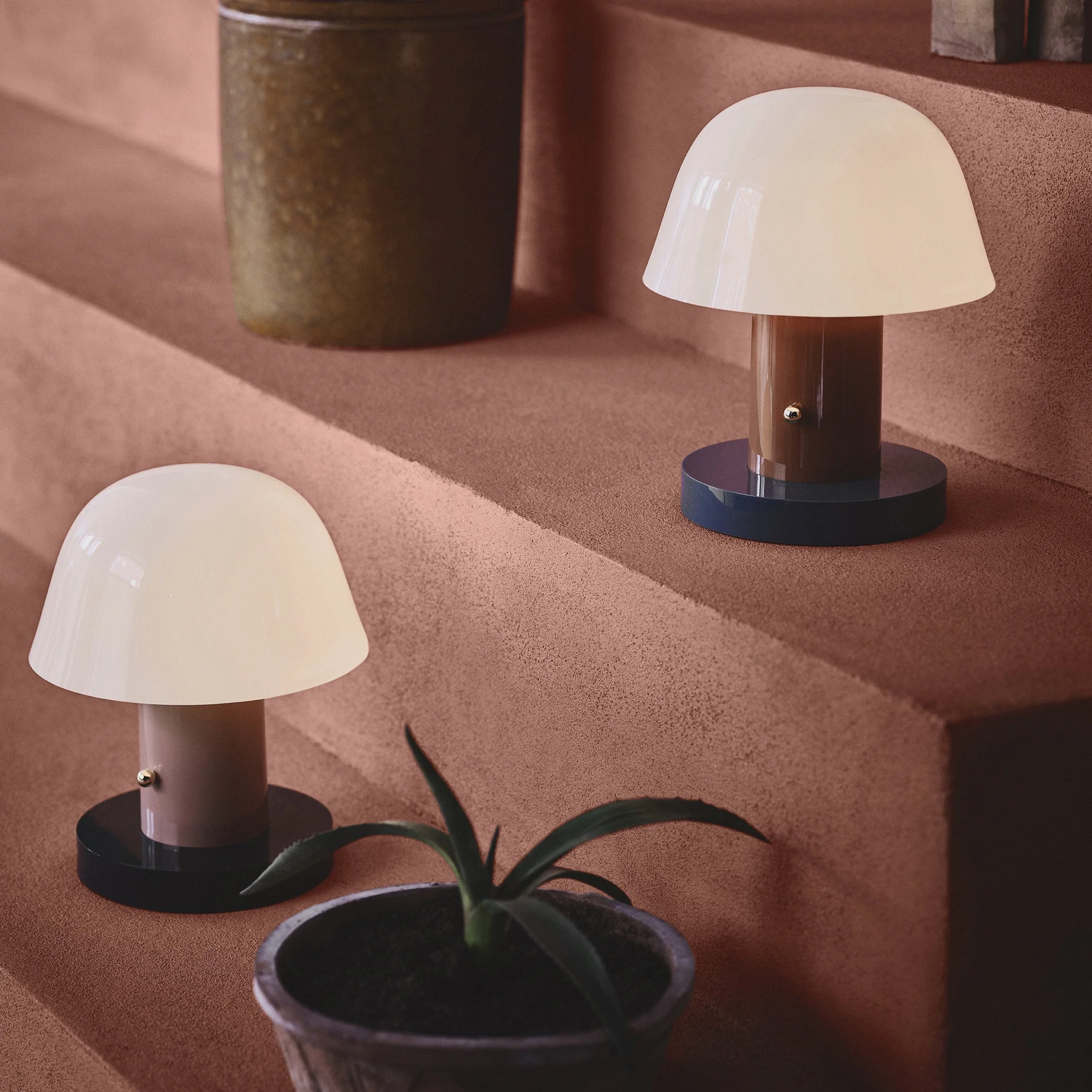 Setago Portable Table Lamp - Image 10