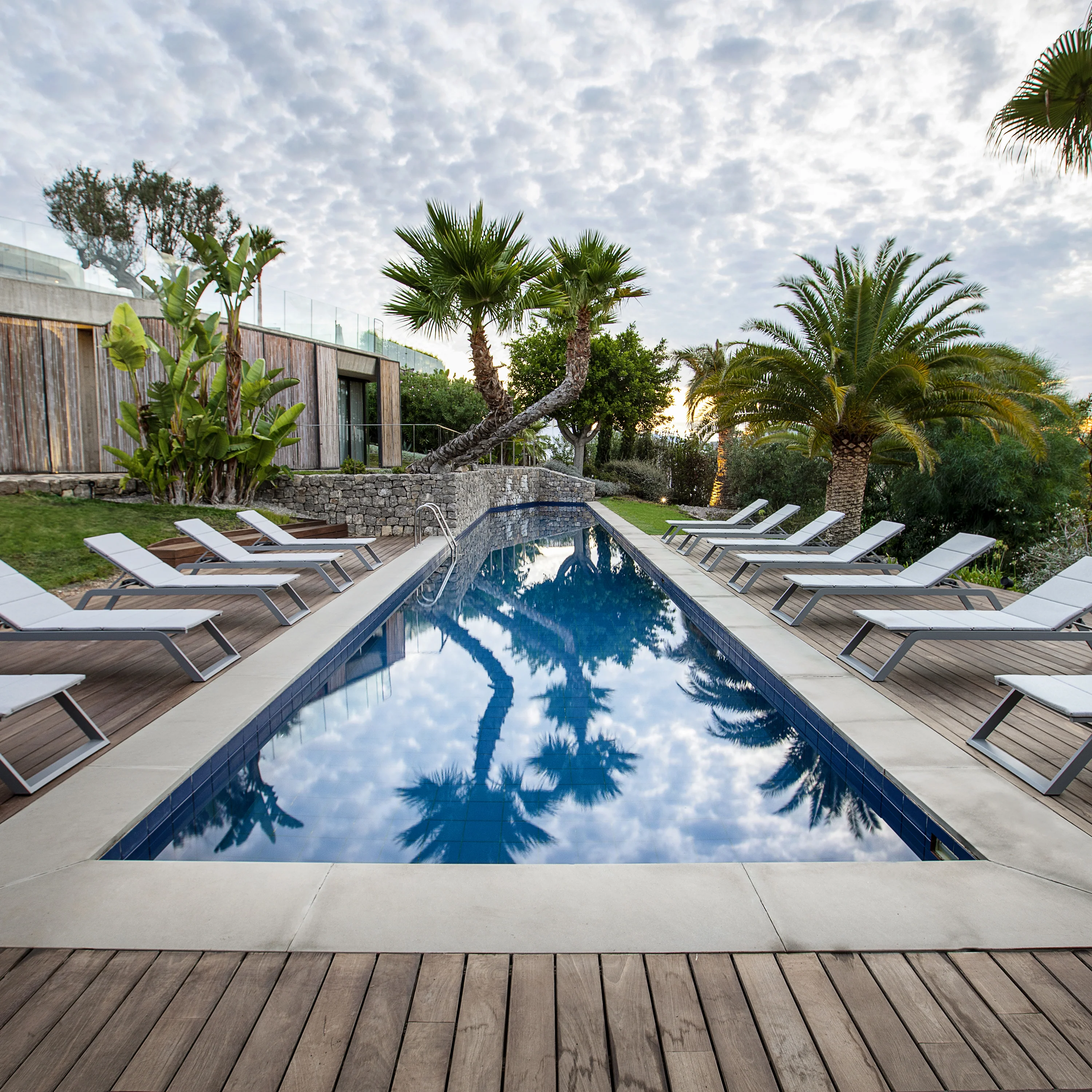 Siesta Outdoor Sunbed - Image 9