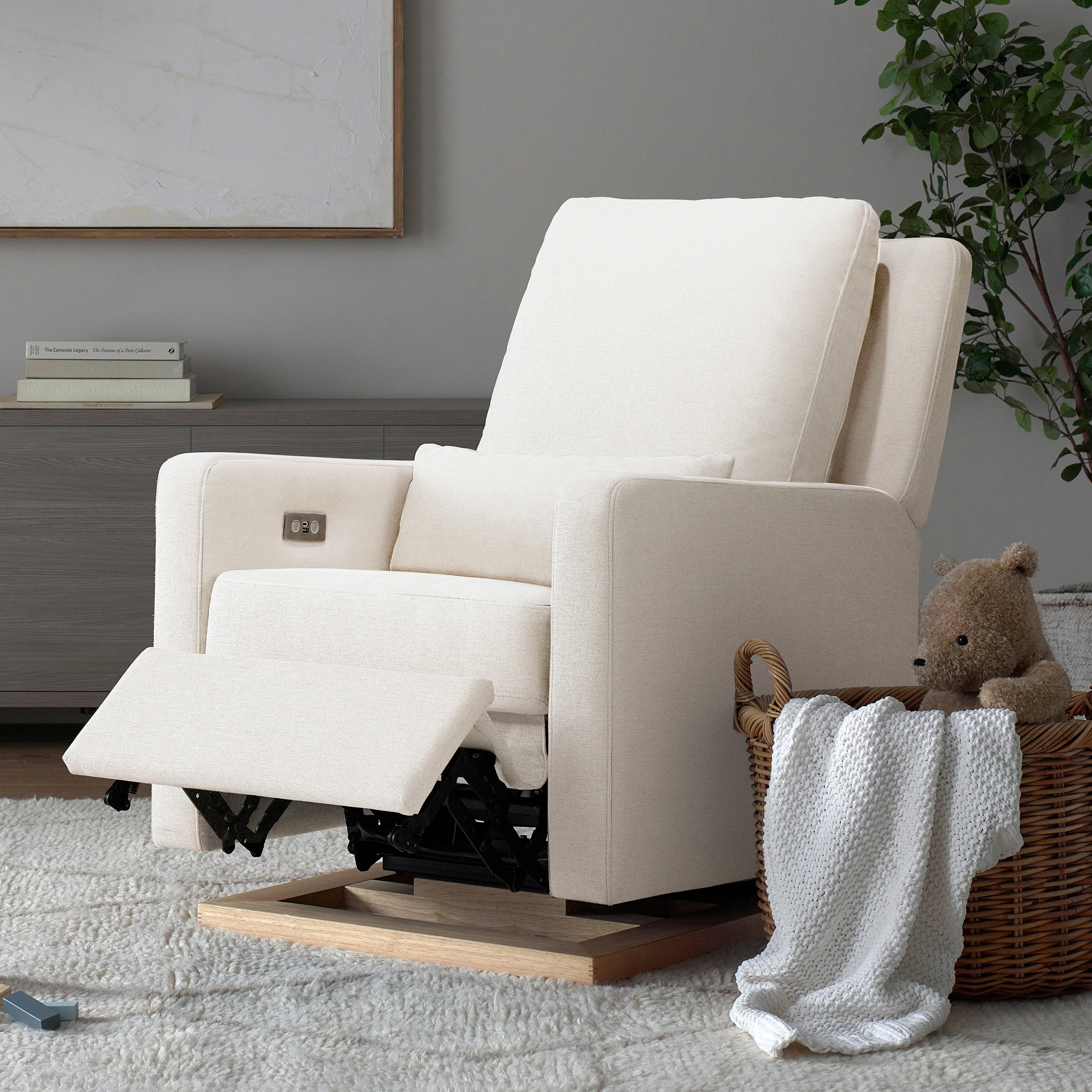 Sigi Electronic Recliner and Glider with USB Port - Image 9