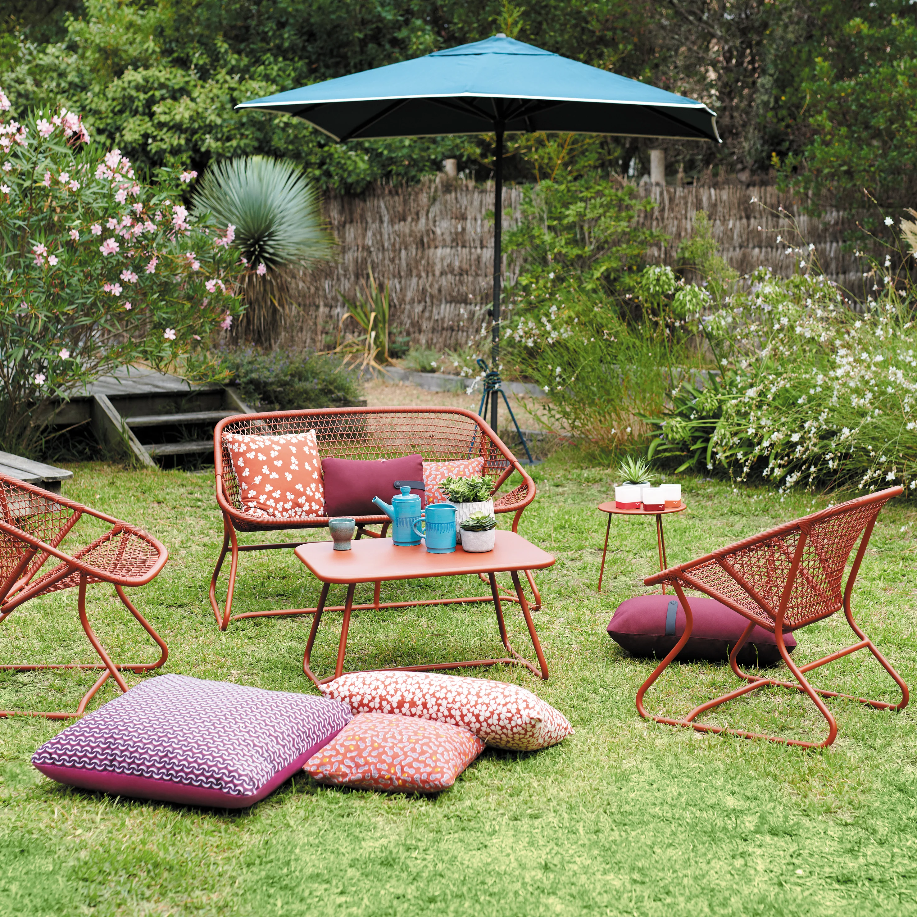 Sixties Outdoor Table - Image 2