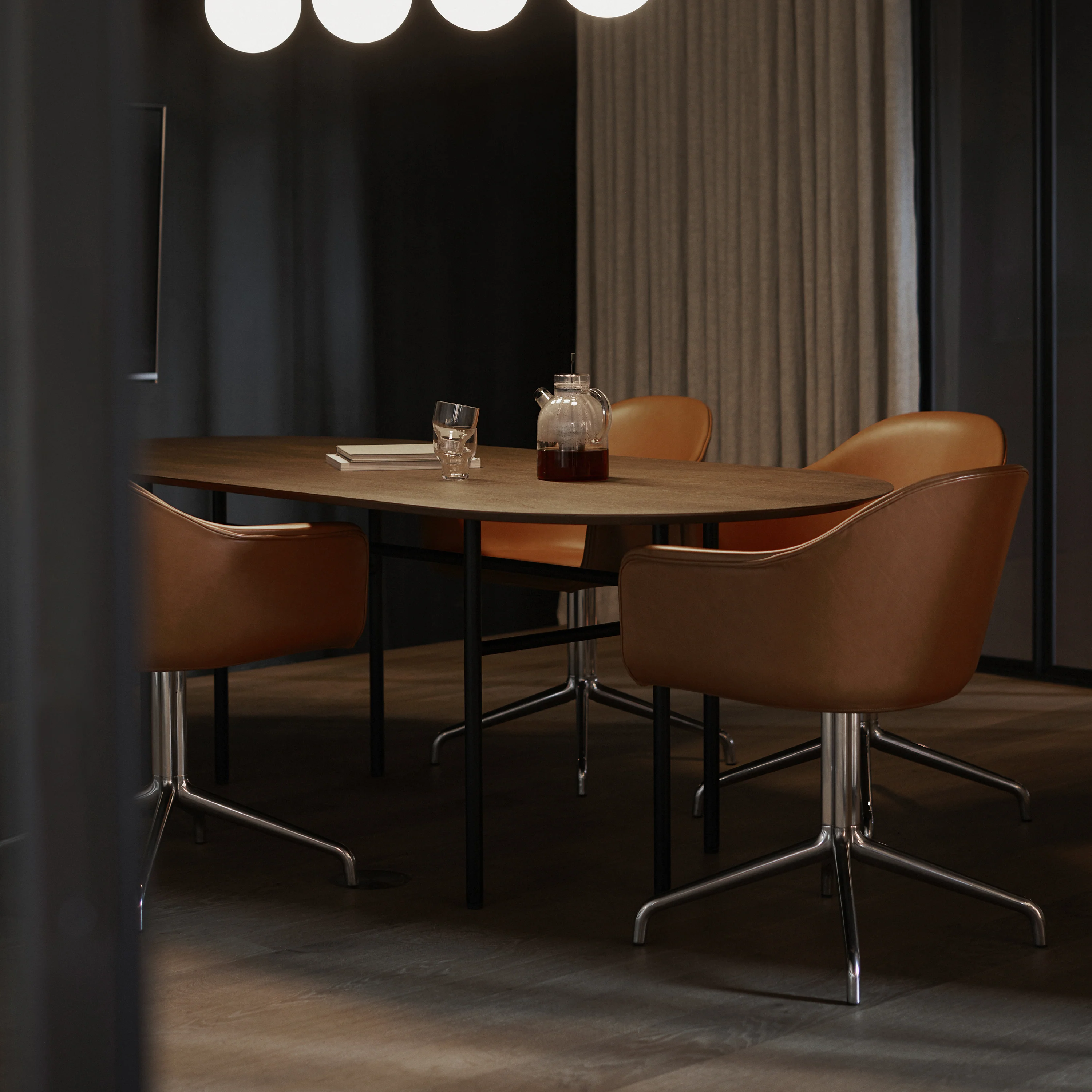 Snaregade Oval Table - Image 19