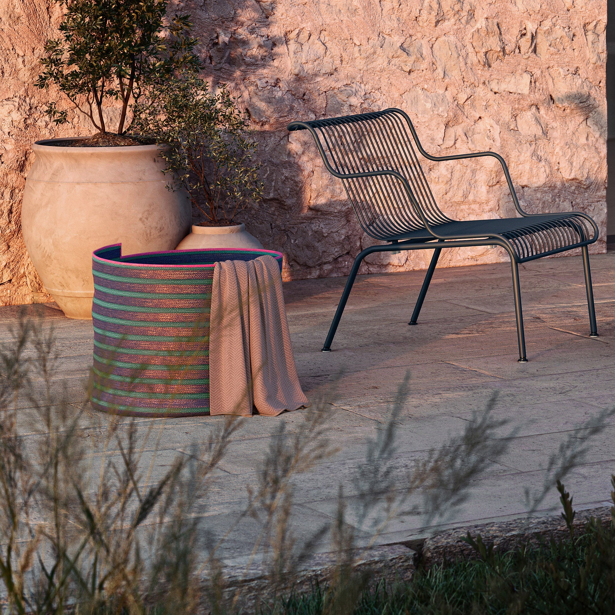 South Outdoor Basket - Image 10