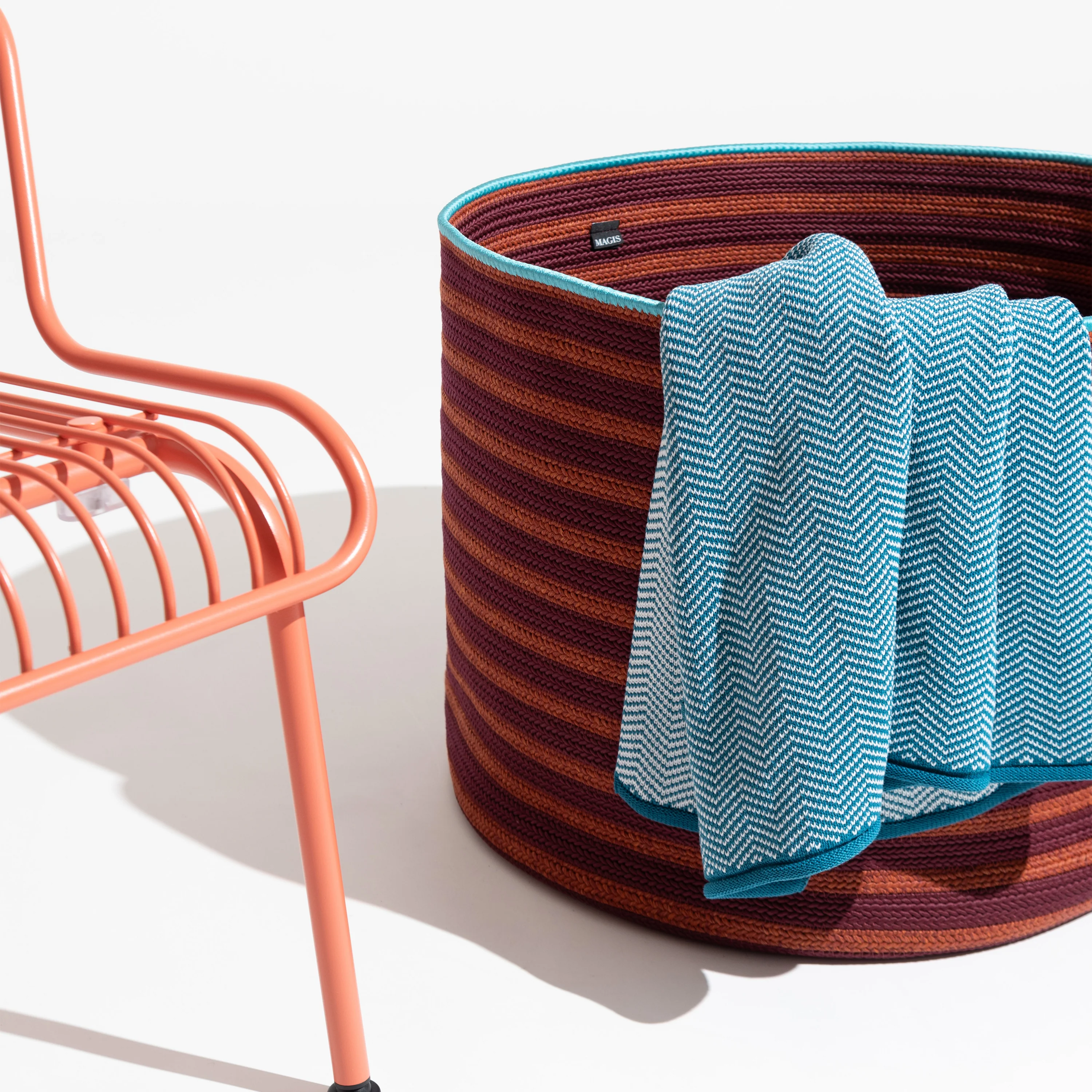 South Outdoor Basket - Image 13