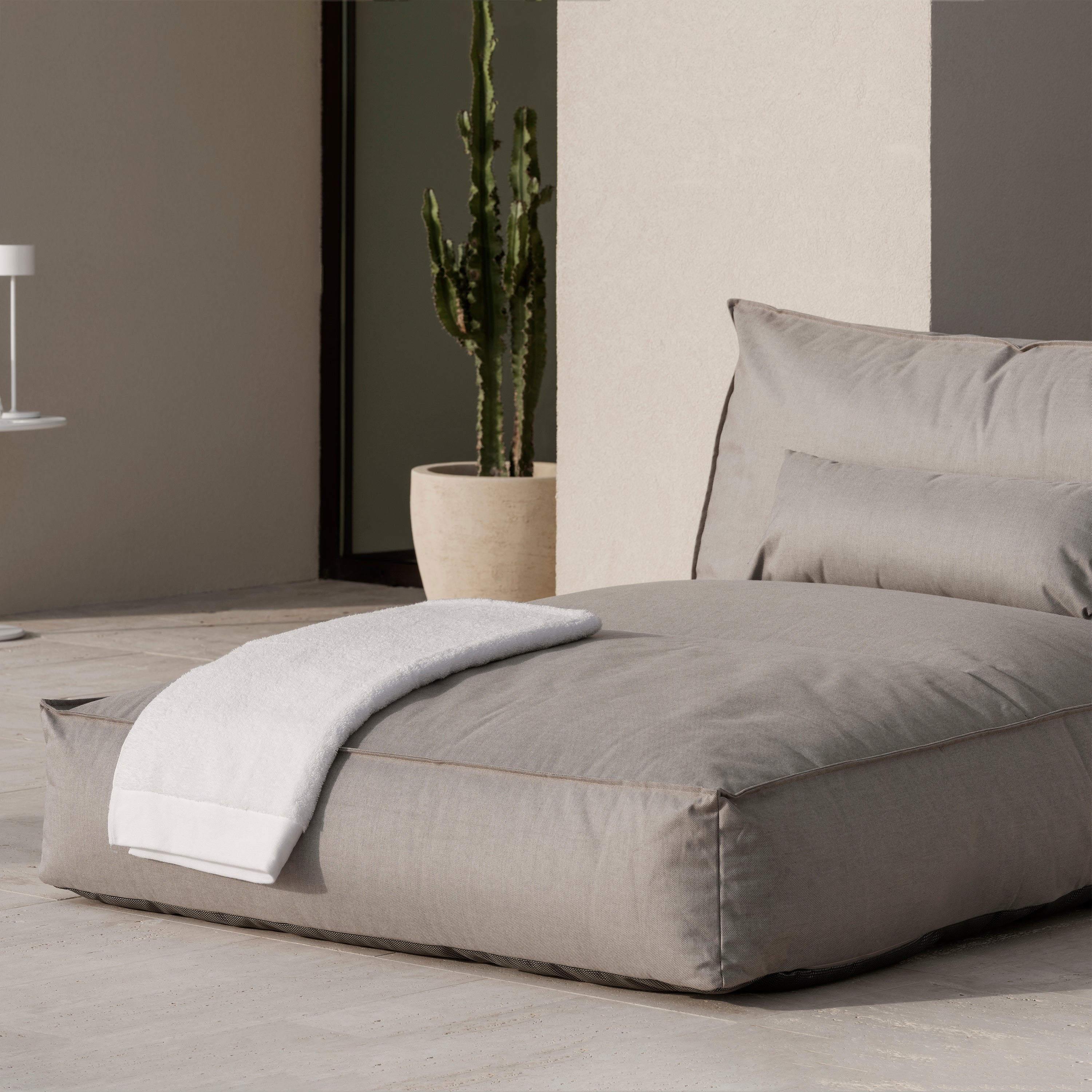 Stay Outdoor Daybed - Image 11