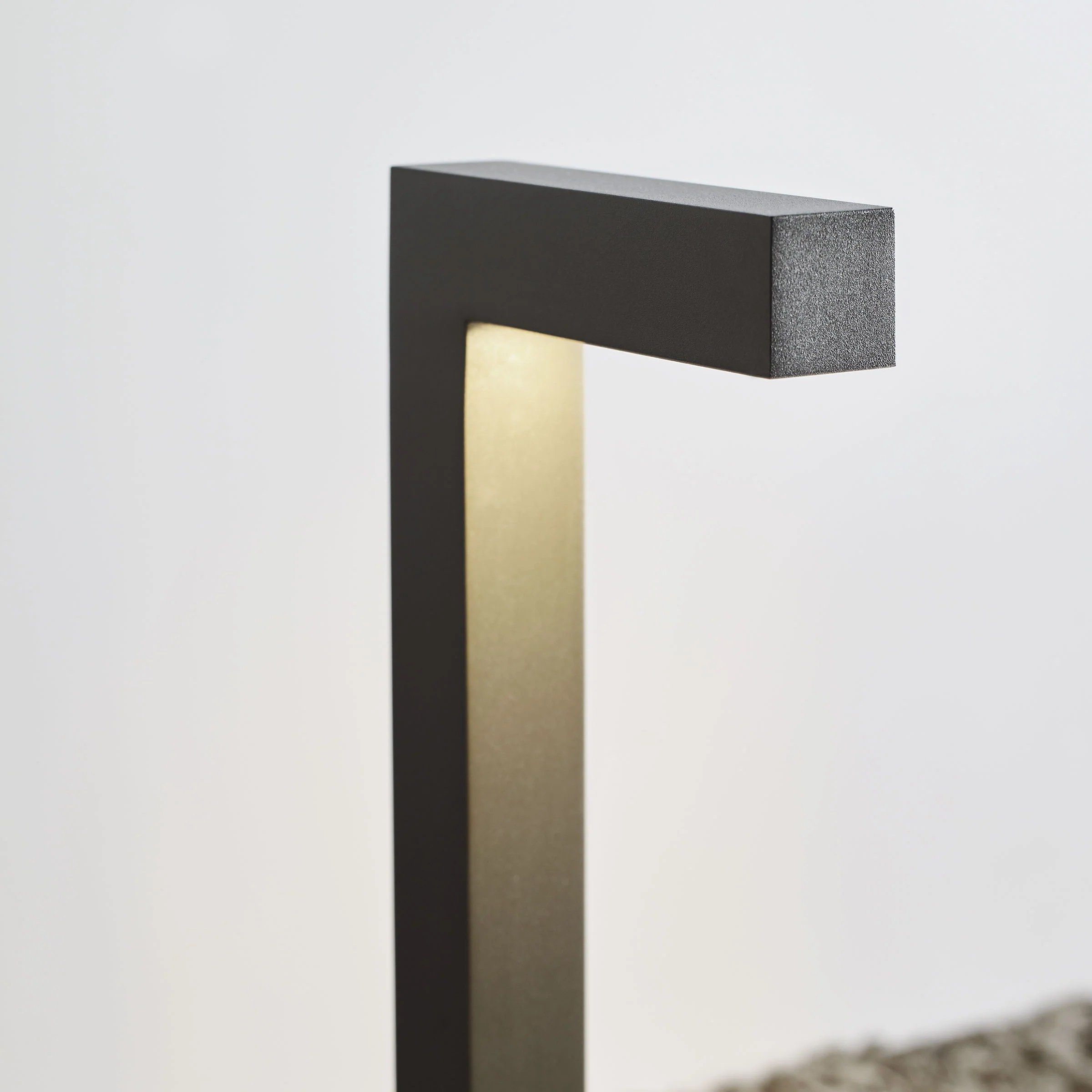 Sean Lavin Strut 12V Outdoor Path Light - Image 6