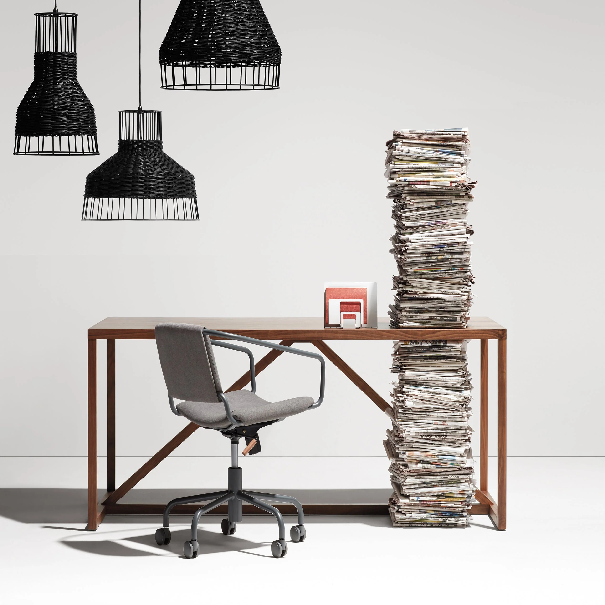 Strut Table - Image 26