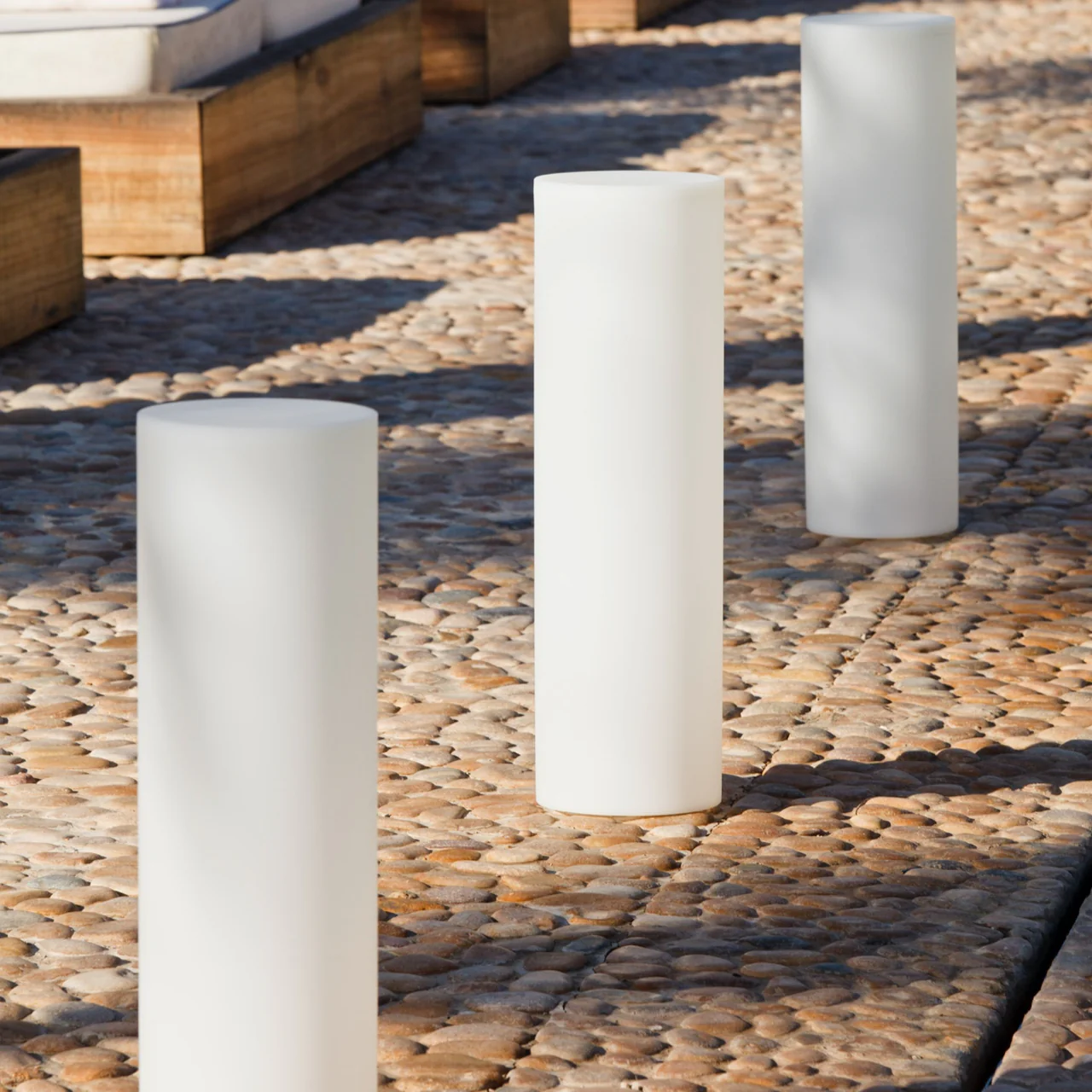 Tower Outdoor Bluetooth LED Floor Lamp - Image 18