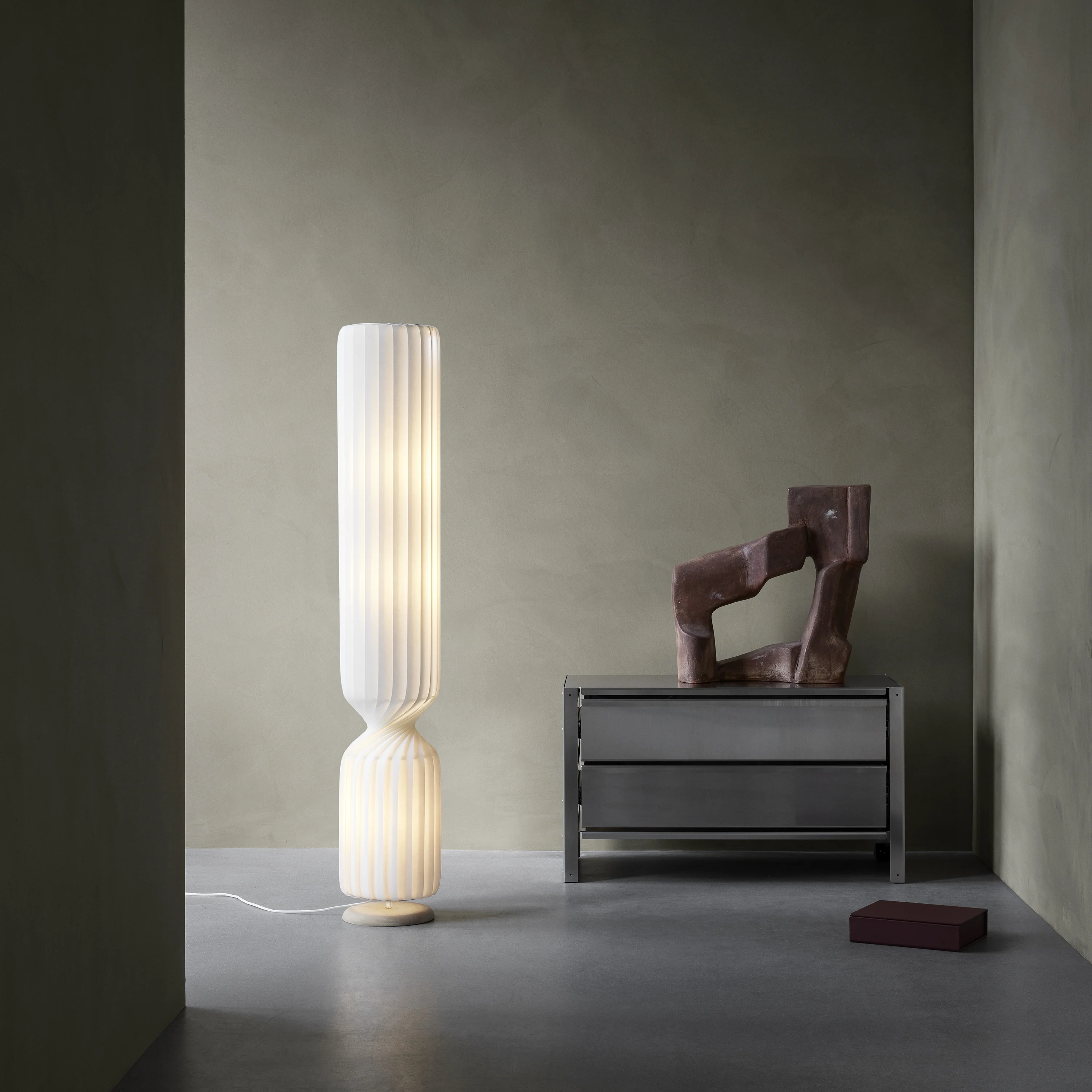 TR41 LED Floor Lamp - Image 8