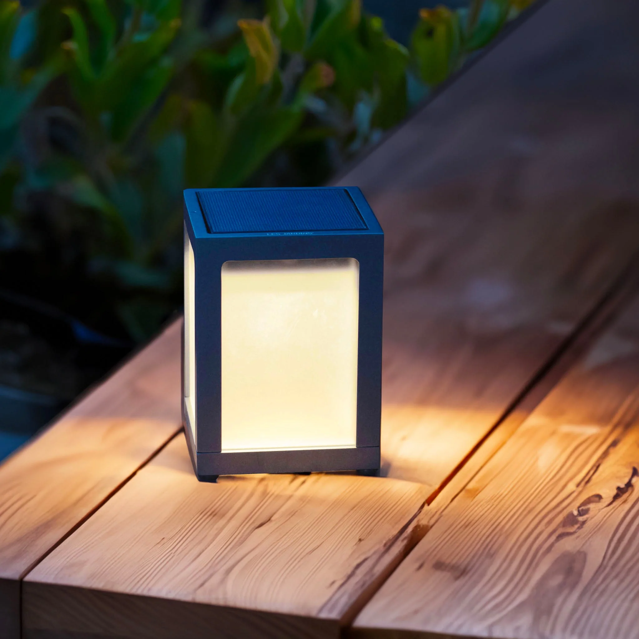 Tradition Solar Outdoor LED Table Lamp - Image 2