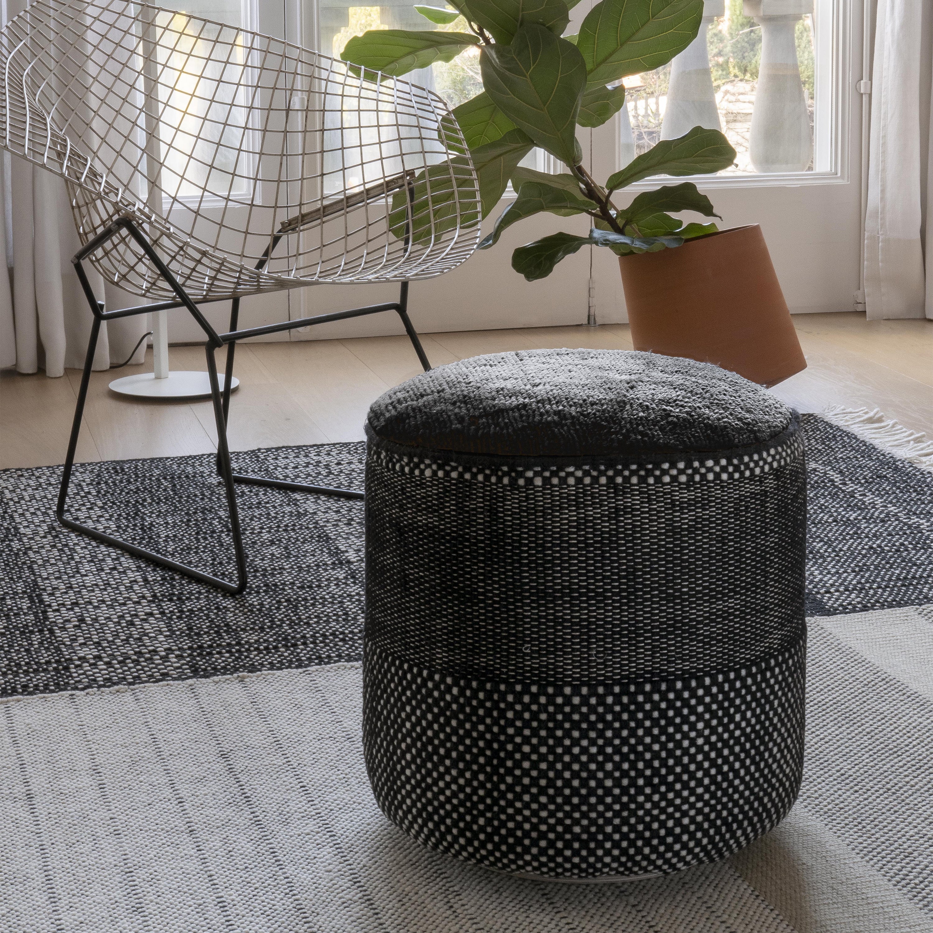 Tres Persian Black Pouf - Image 2
