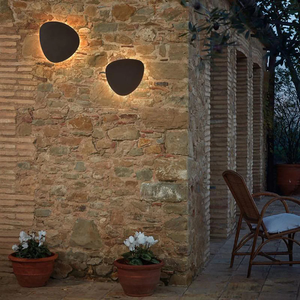 Tria Outdoor Wall Light - Image 7