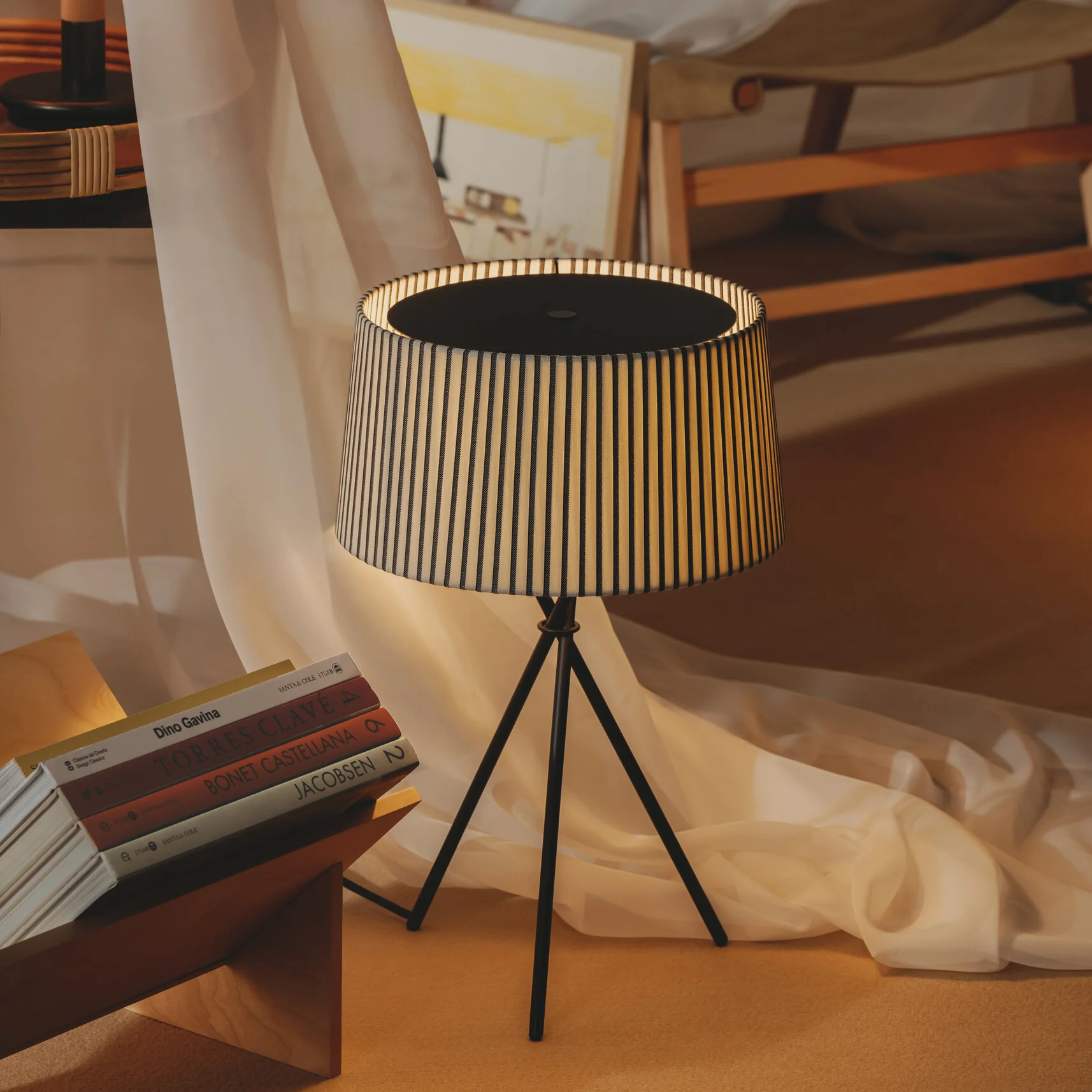 Tripode Small Table Lamp - Image 17