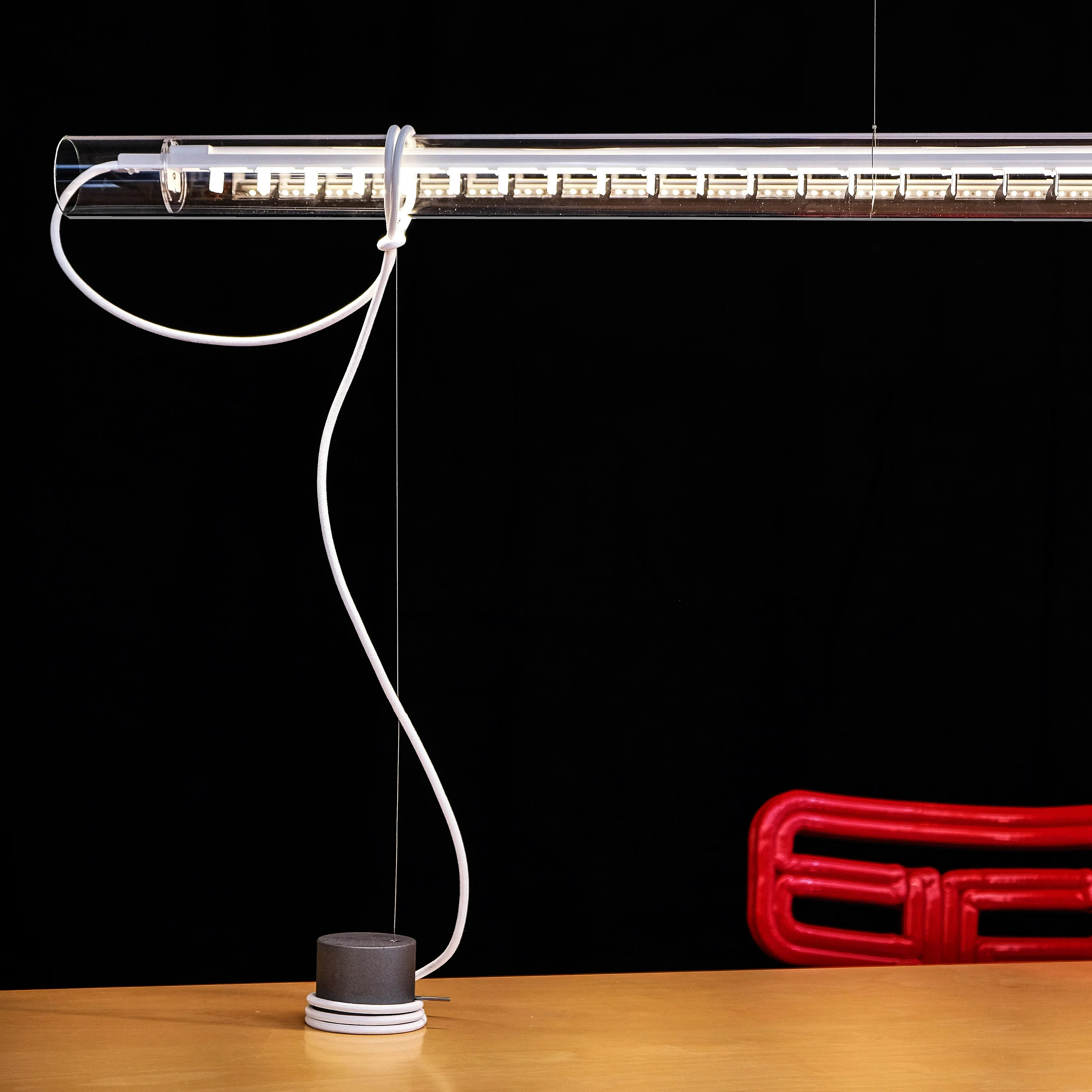 Tubular Balance LED Table Lamp - Image 2