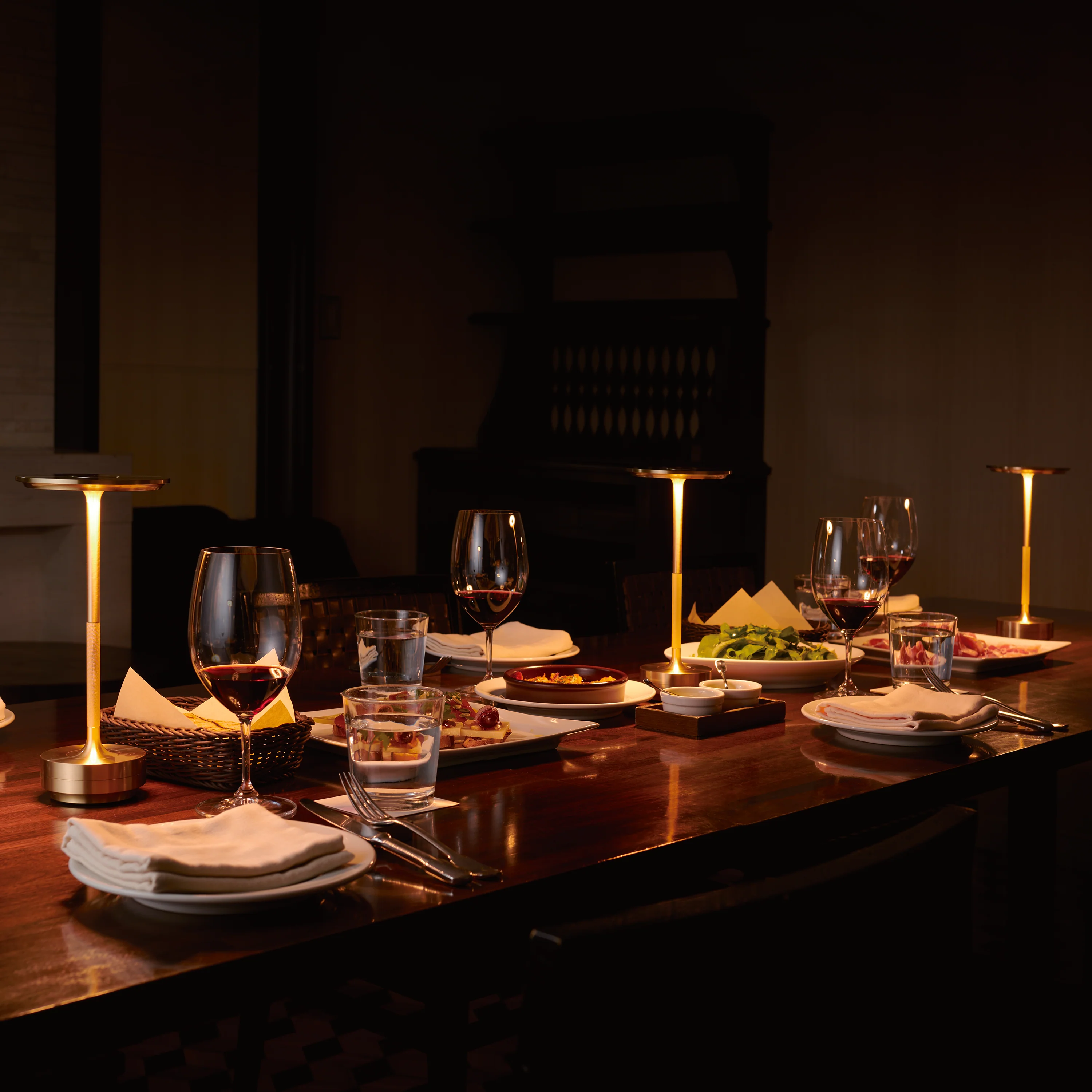 Turn Portable Table Lamp - Image 15