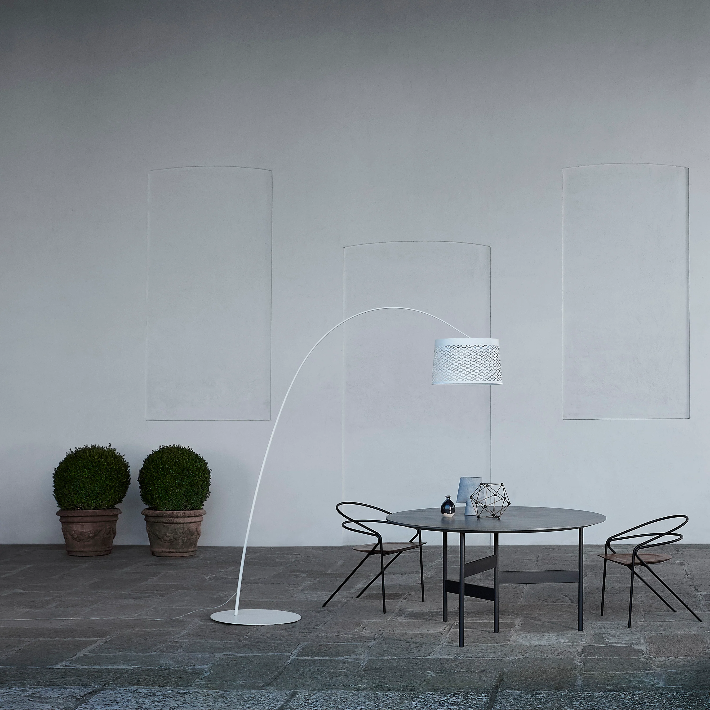 Twiggy Grid LED Outdoor Floor Lamp - Image 4