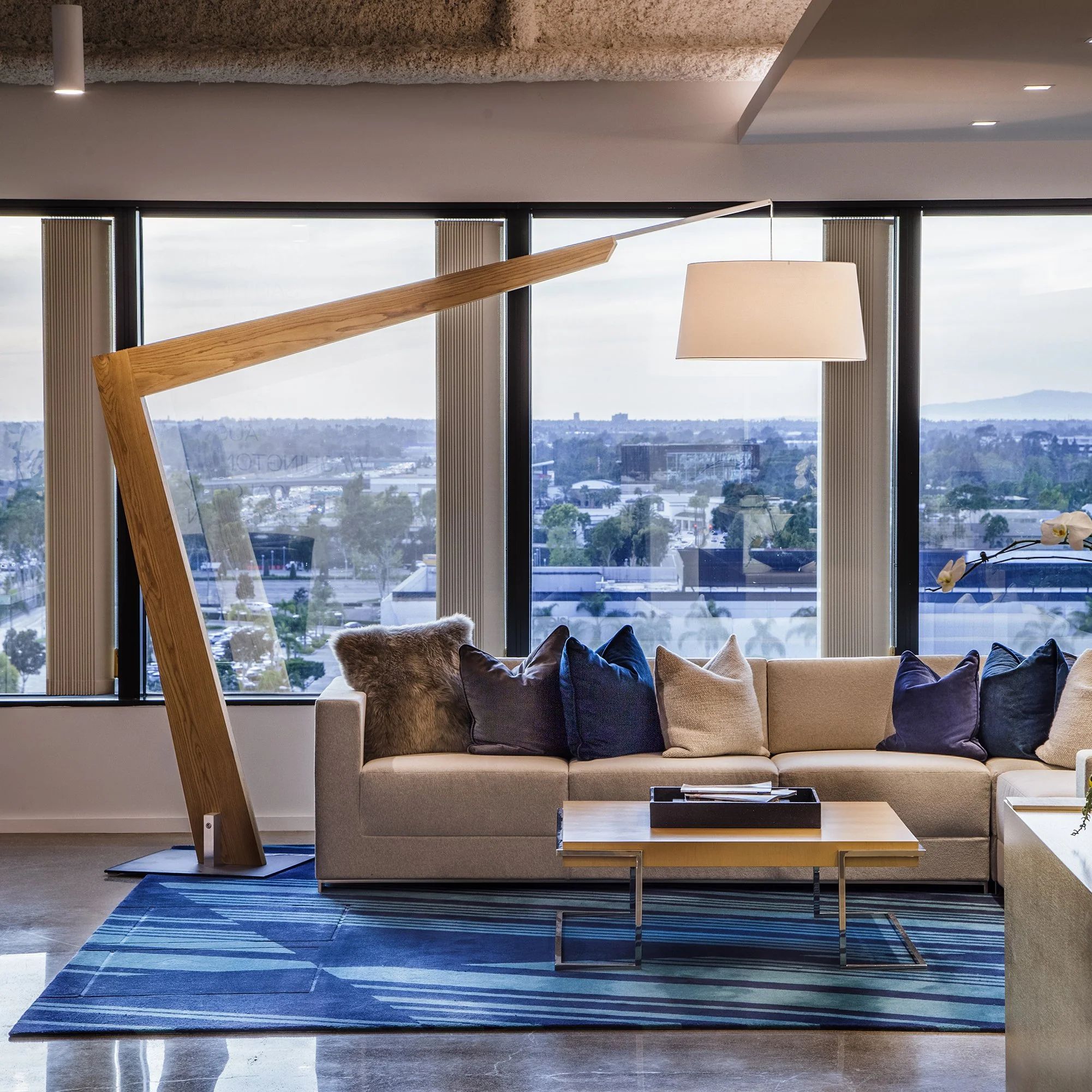 Valeo 1-Light LED Floor Lamp - Image 3
