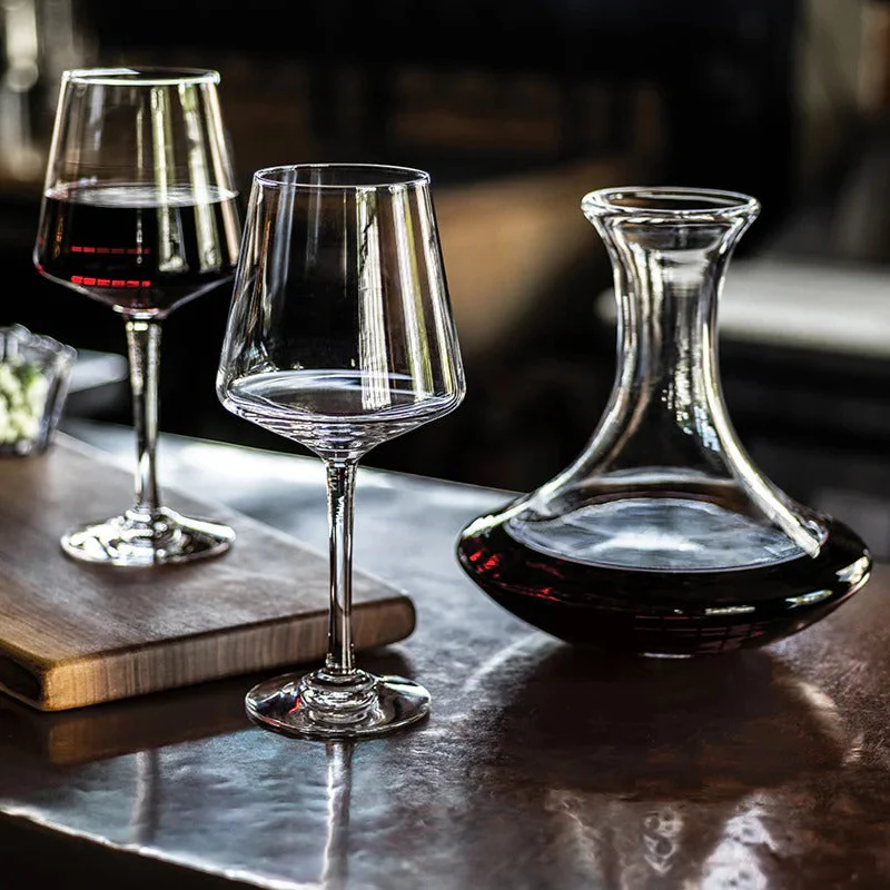 Vintner Bordeaux Glass - Image 5