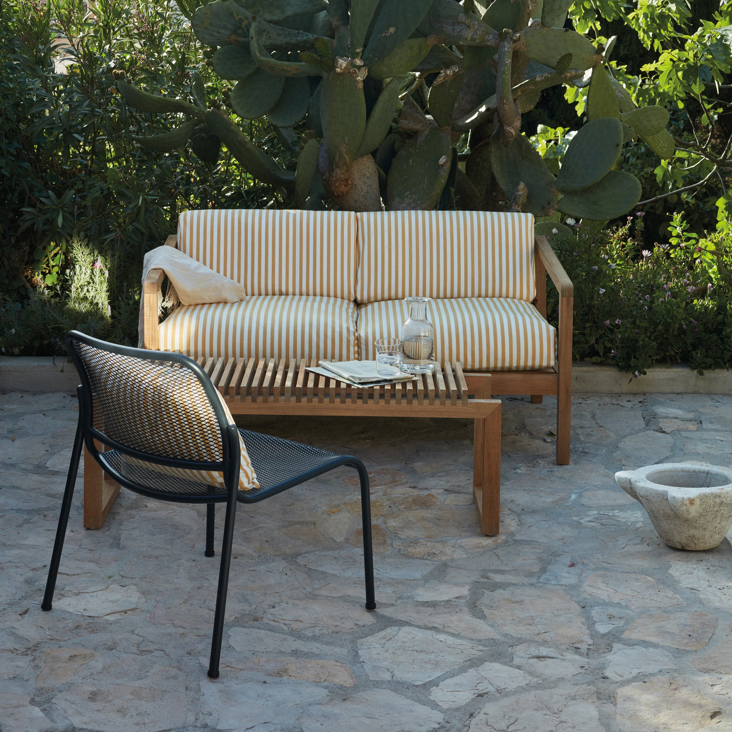 Virkelyst Rectangle Outdoor Coffee Table - Image 2