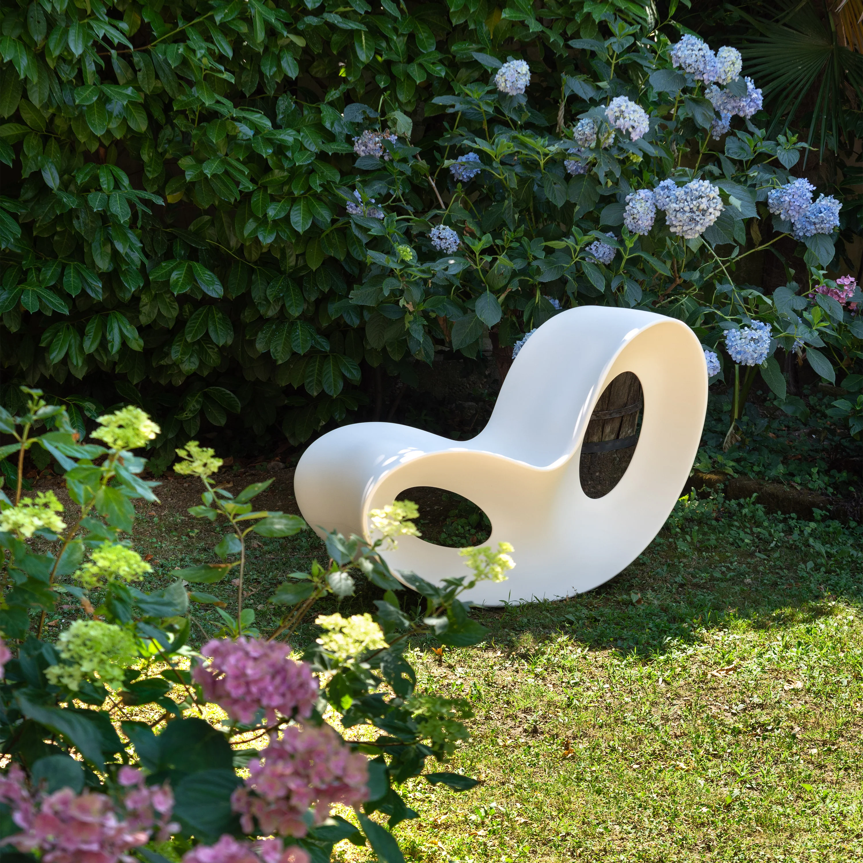 Voido Outdoor Rocking Chair - Image 8