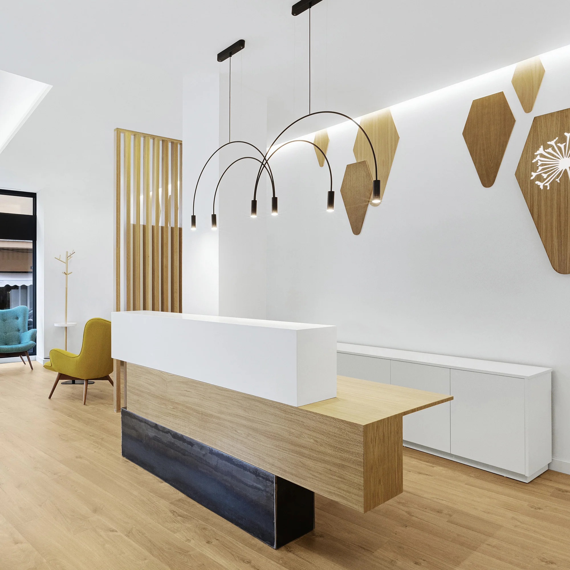 Volta L92.2T Linear Pendant Light - Image 7