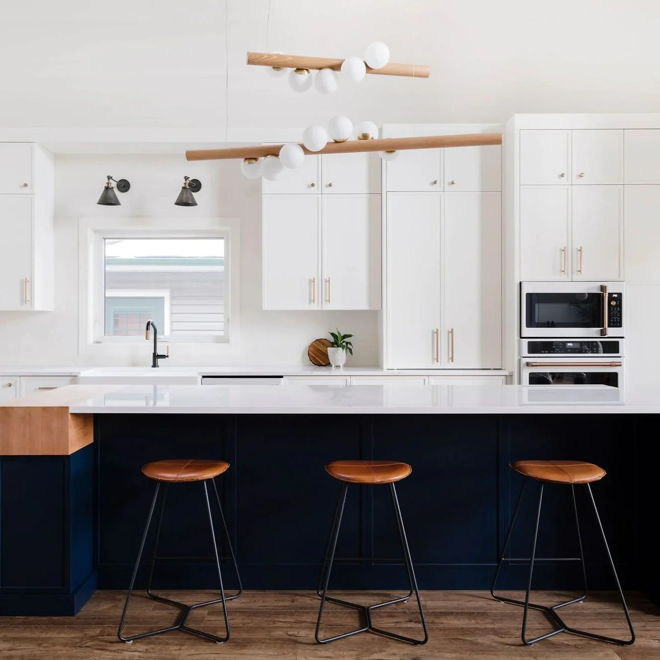 Willow Horizontal LED Pendant Light - Image 5