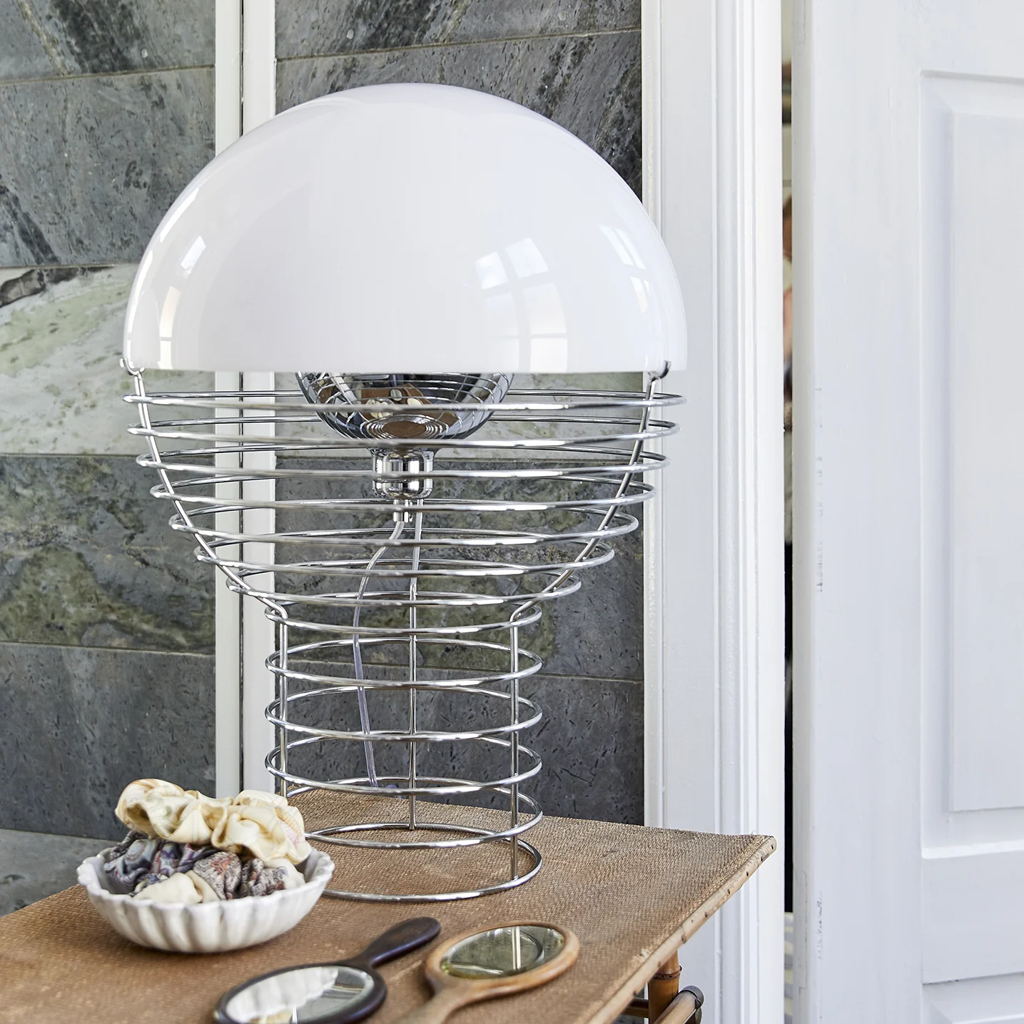 Wire Table Lamp - Image 9